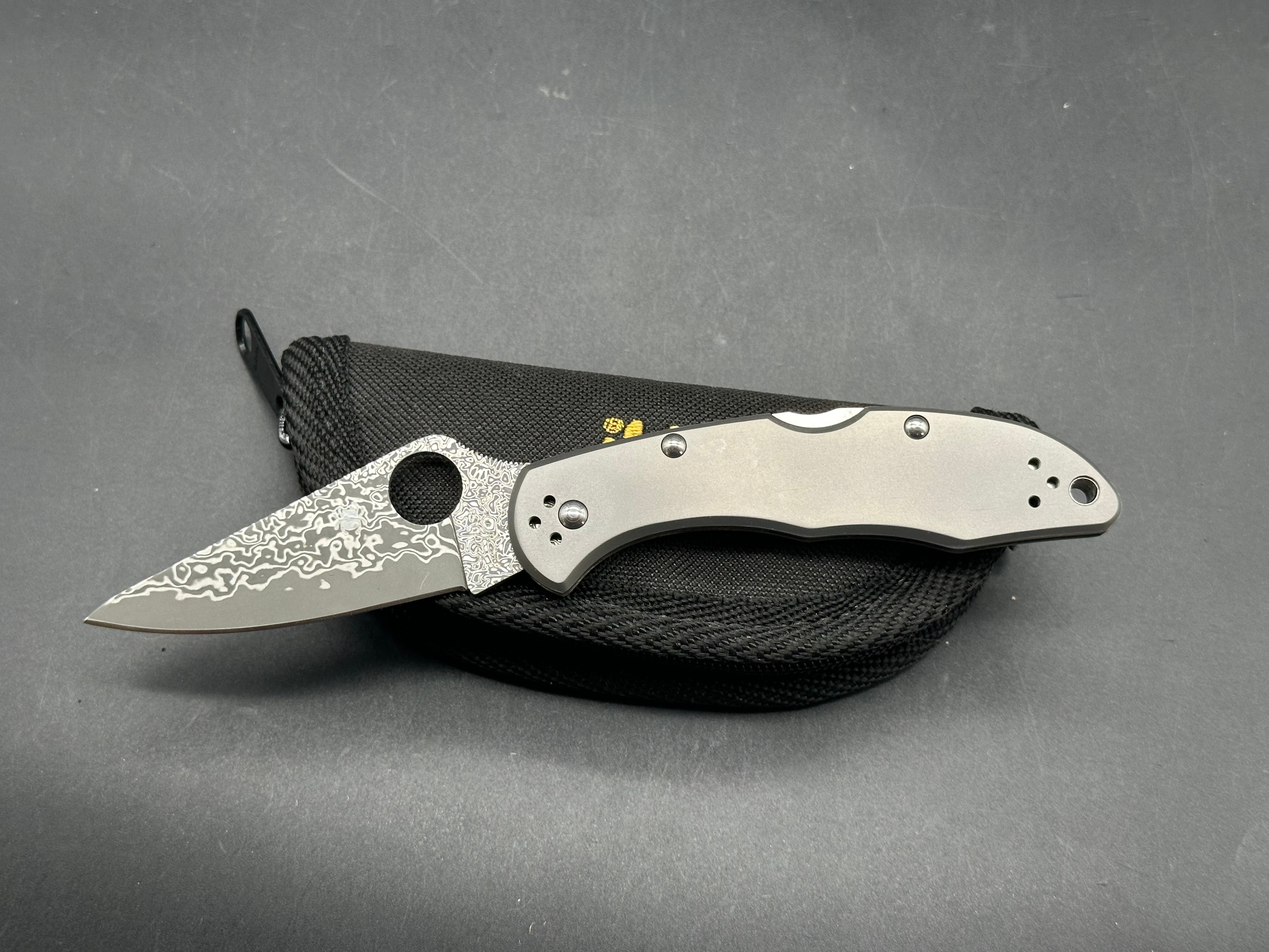 Spyderco Delica 4 Lockback Knife Titanium (2.95" Damascus)