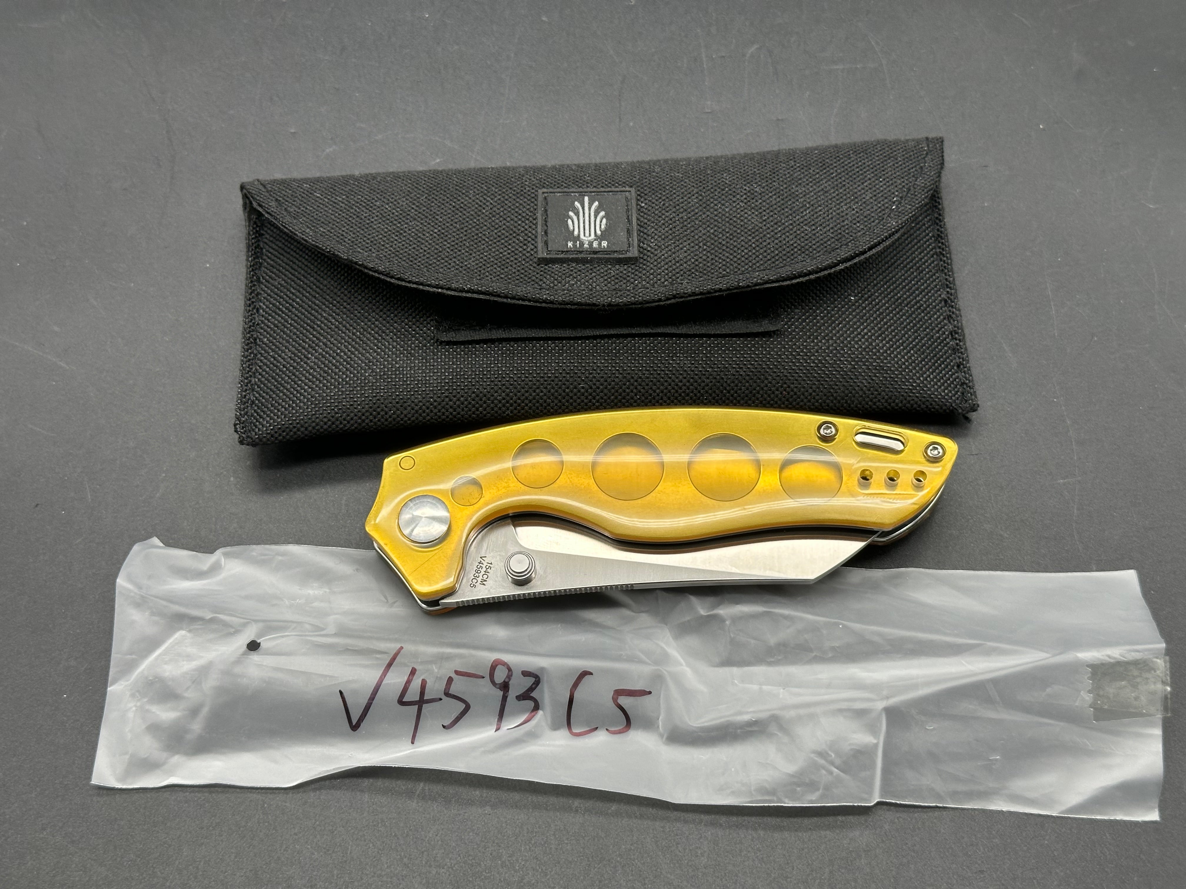 KIZER TOWSER K POCKET KNIFE 154CM BLADE ULTEM PEI HANDLE