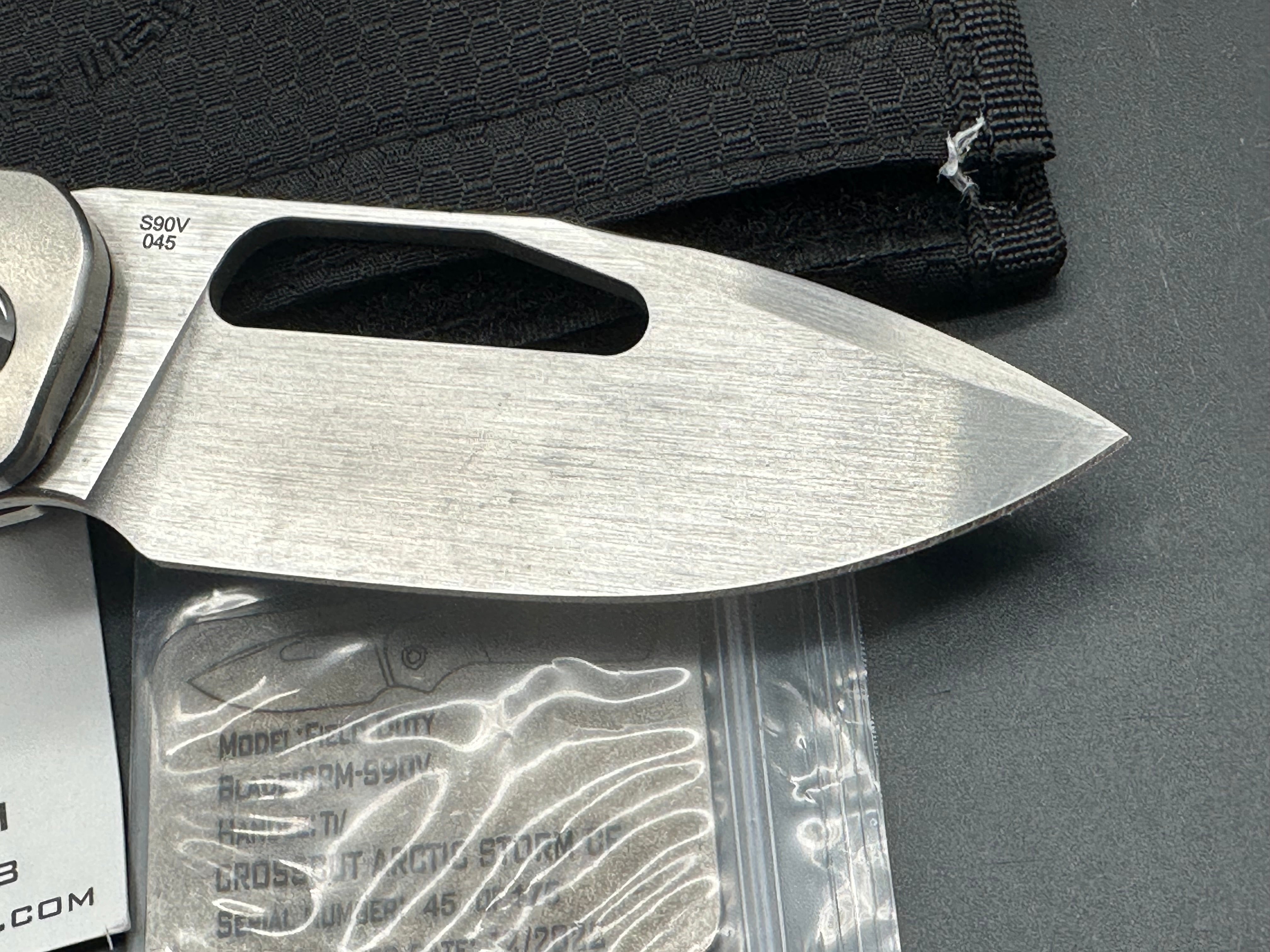 Liong Mah Field Duty 3.5, S90V Blade, Arctic Storm Titanium/Carbon Fiber Handle