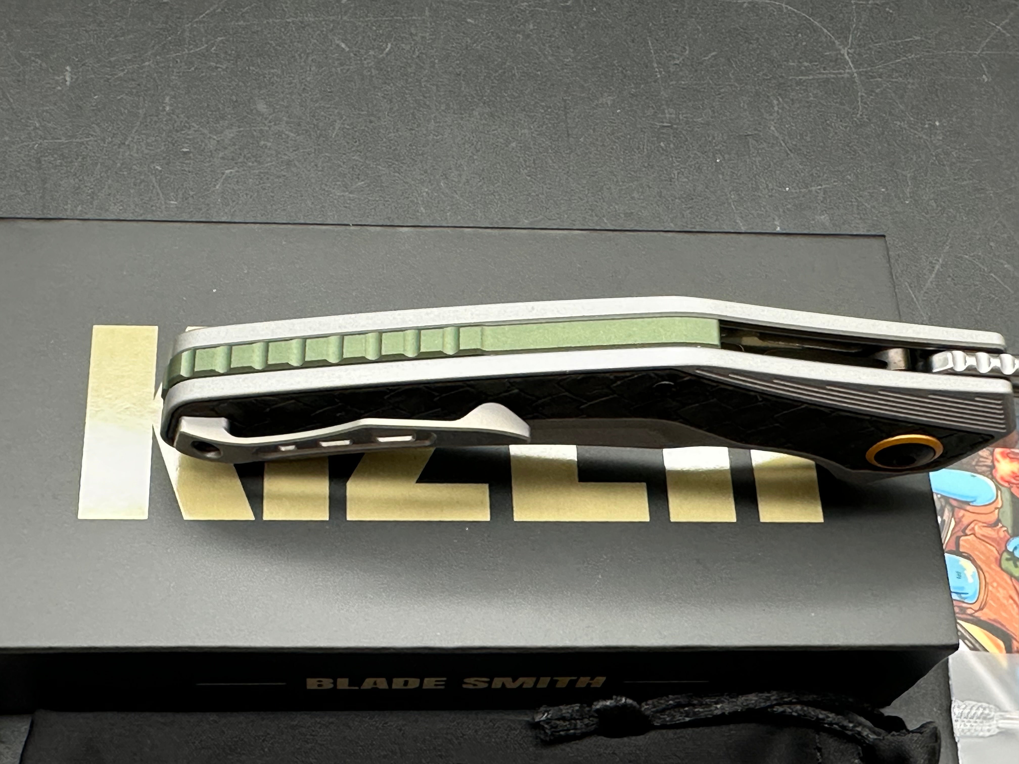 KIZER DRACA FOLDING KNIFE ALUMINUM/CARBON FIBER HANDLE S45VN SHEEPSFOOT PLAIN EDGE STONEWASH