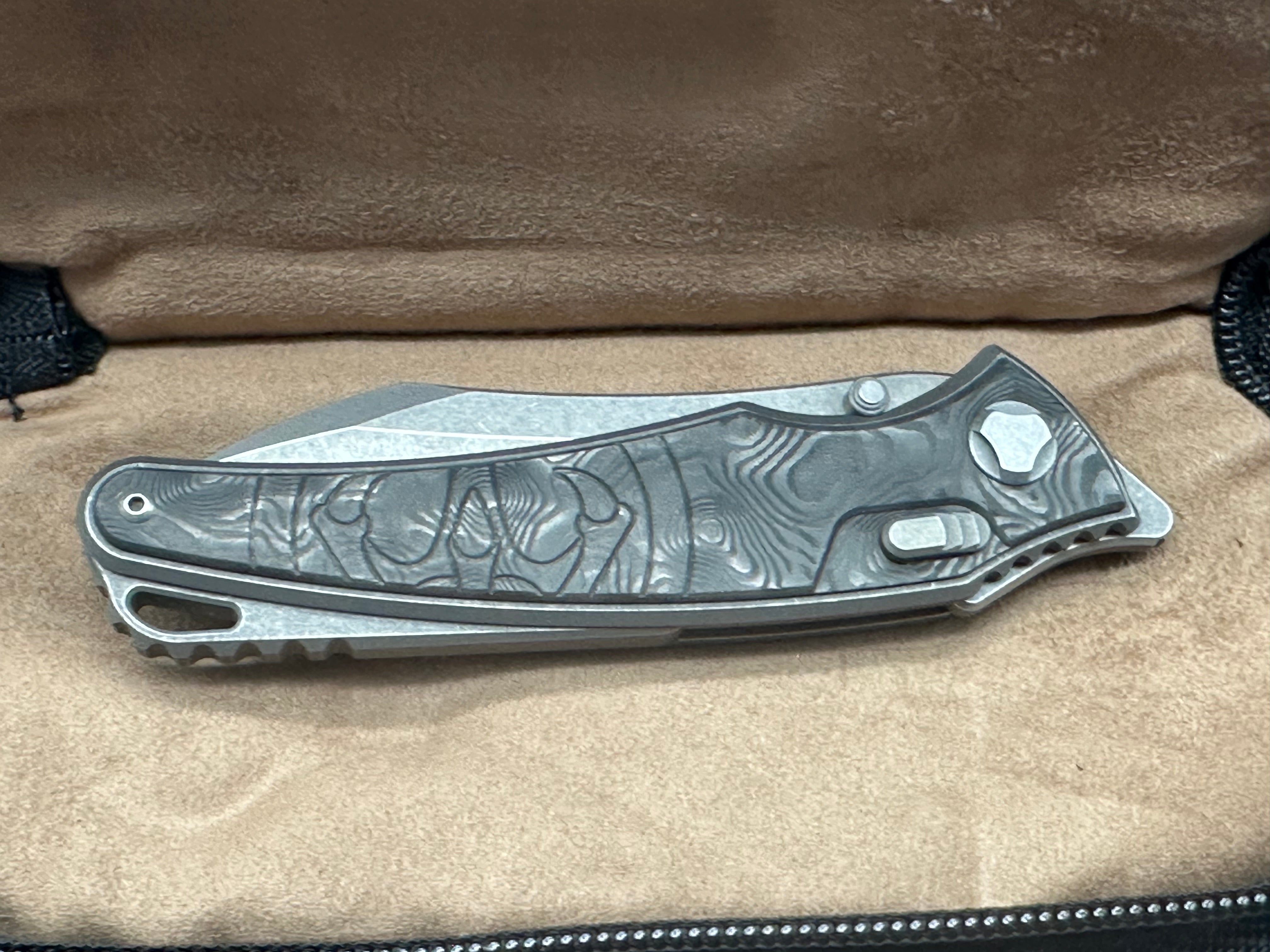 Hawk Knives Talon Black Dunes carbon fiber