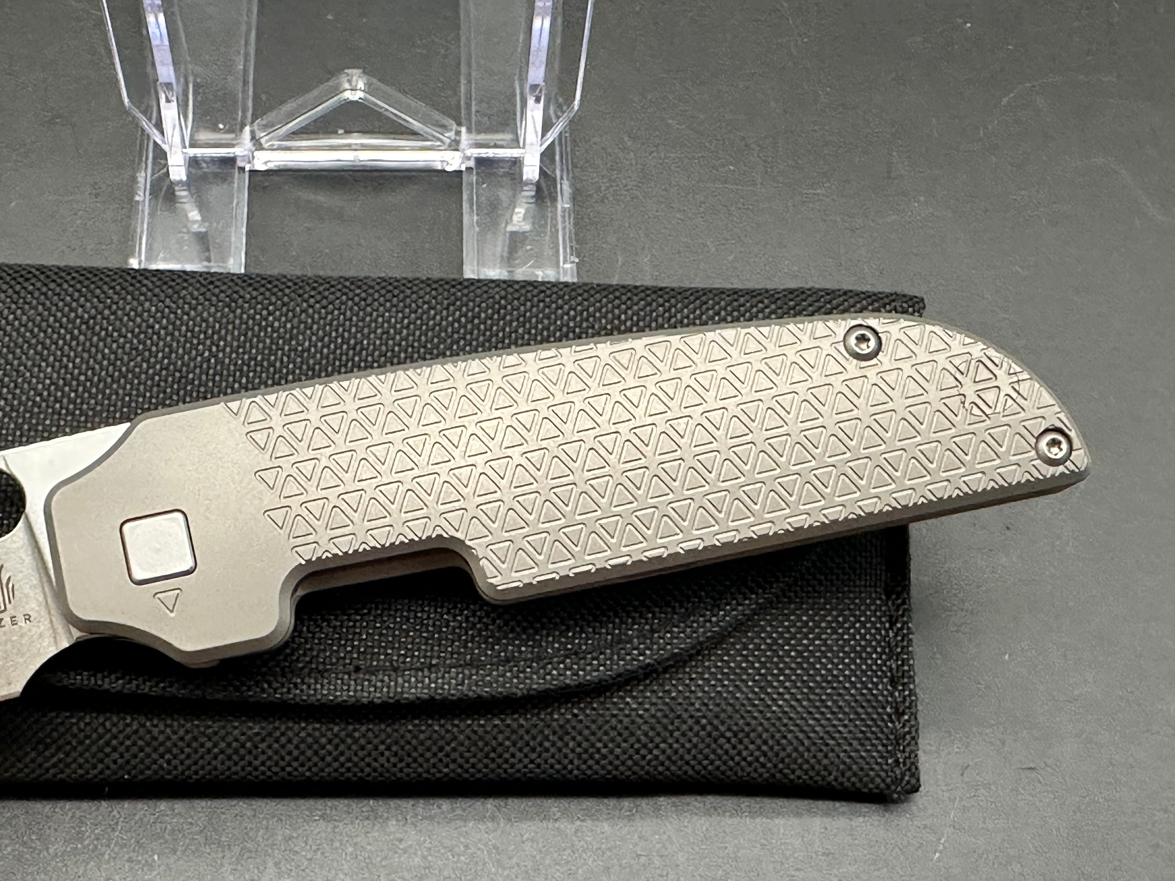 KIZER VARATAS FOLDING KNIFE GRAY TITANIUM HANDLE S35VN DROP POINT PLAIN EDGE KI3637A1