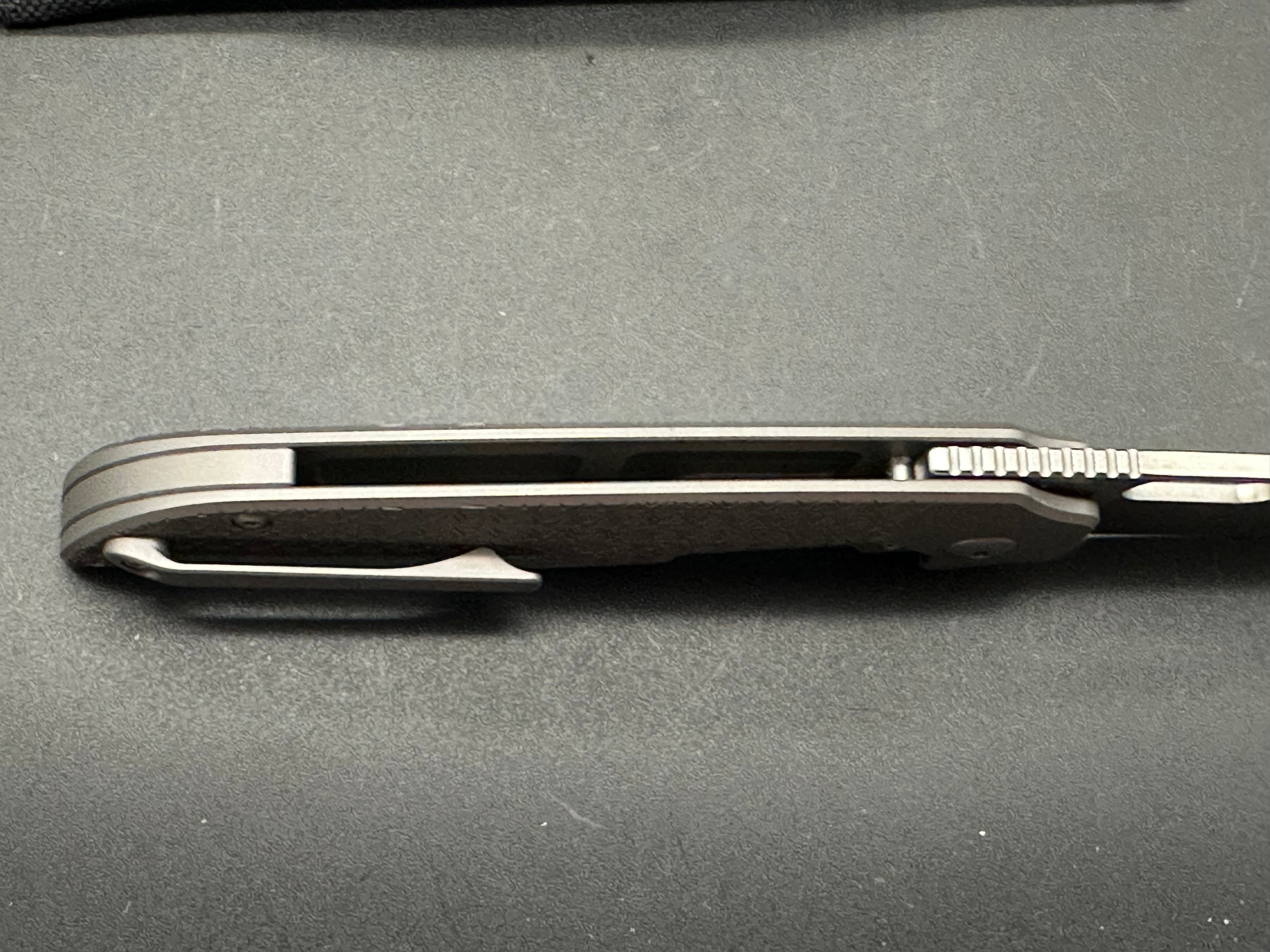 KIZER VARATAS FOLDING KNIFE GRAY TITANIUM HANDLE S35VN DROP POINT PLAIN EDGE KI3637A1