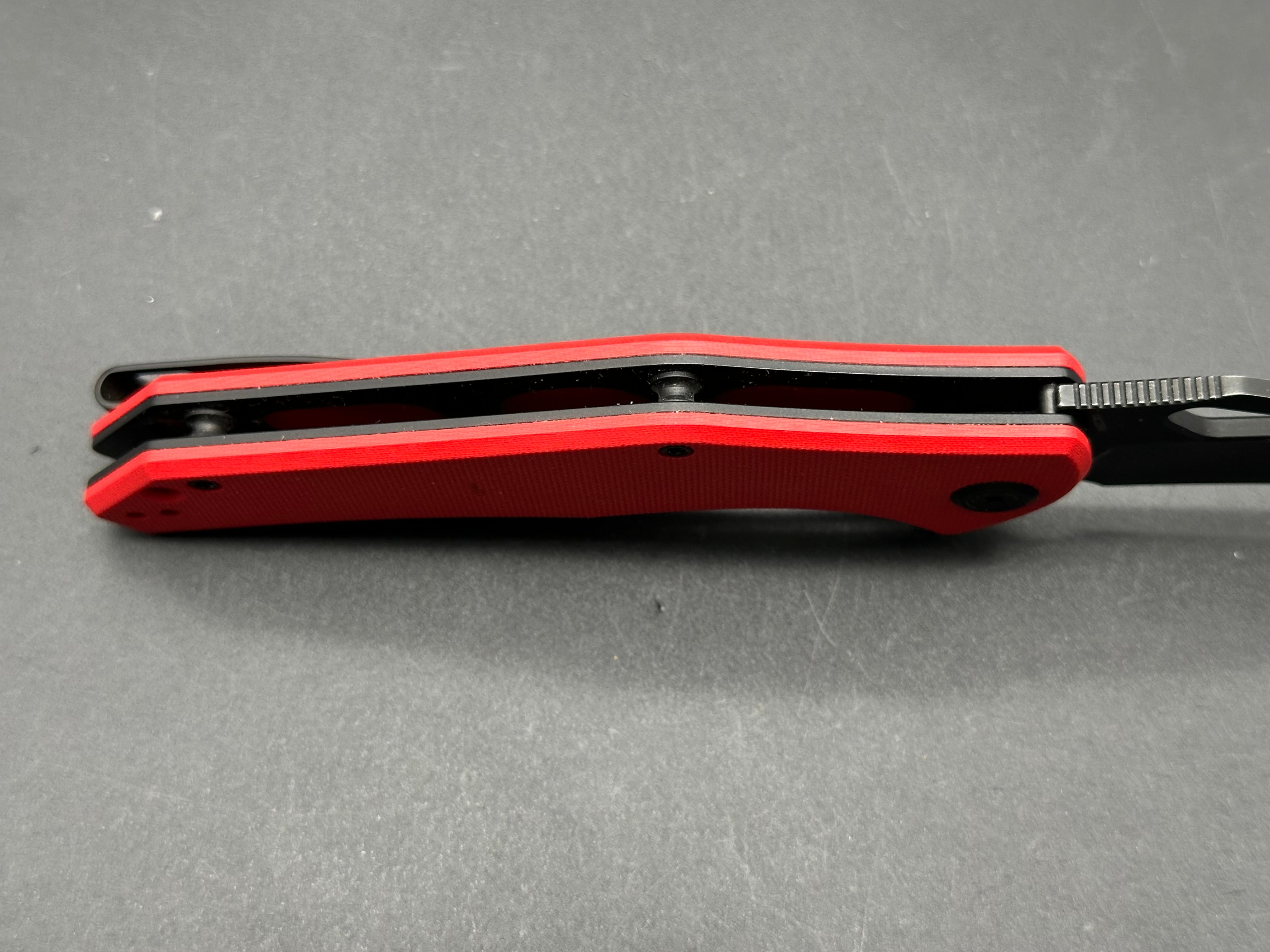 Kubey Phemius Liner Lock Red G10 (3.66" 14C28N Blackwash)