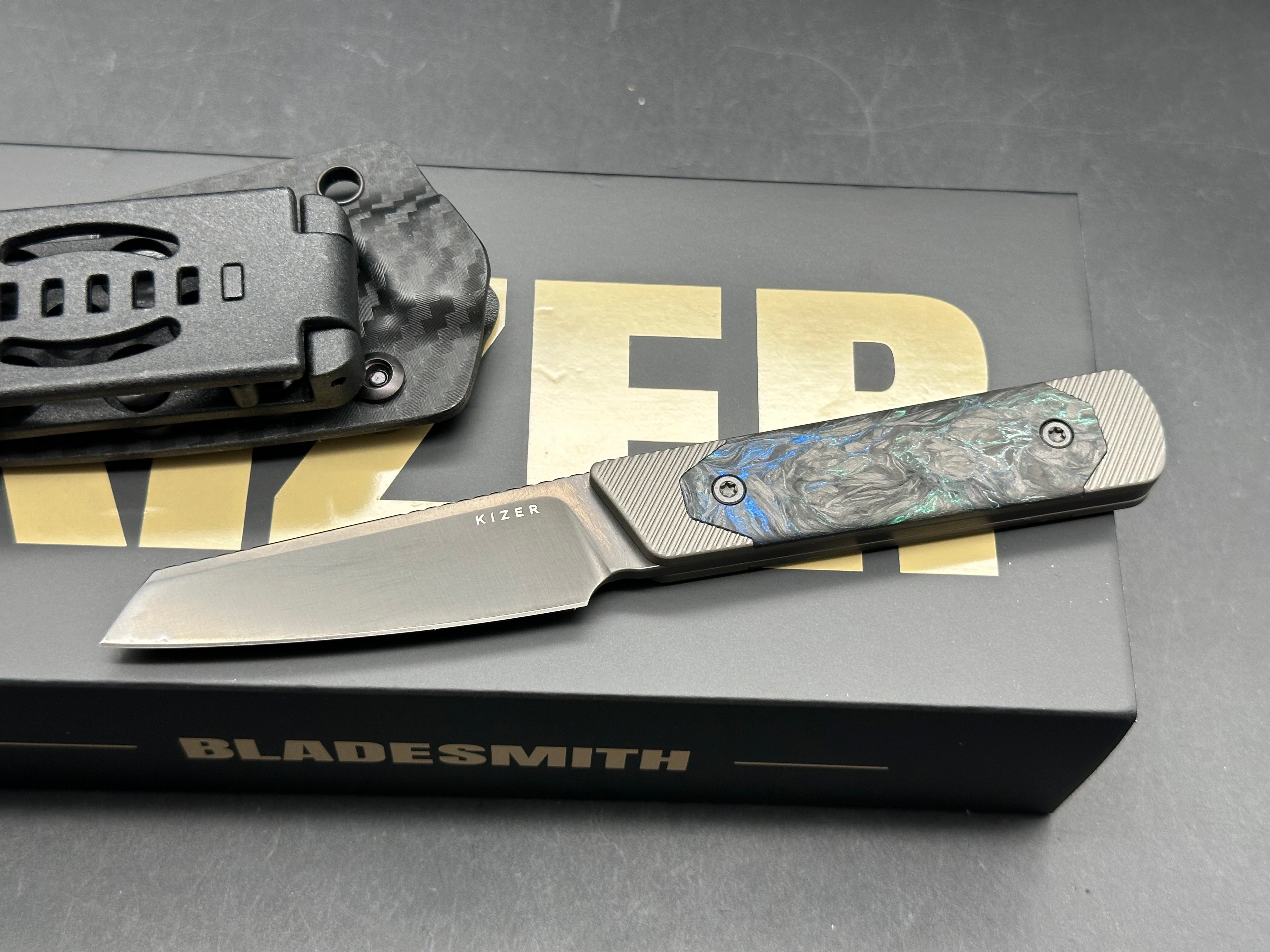 KIZER HALLOW FIXED BLADE KNIFE ALUMINUM/CARBON FIBER HANDLE 10V REVERSE TANTO PLAIN GUNMETAL GRAY PVD