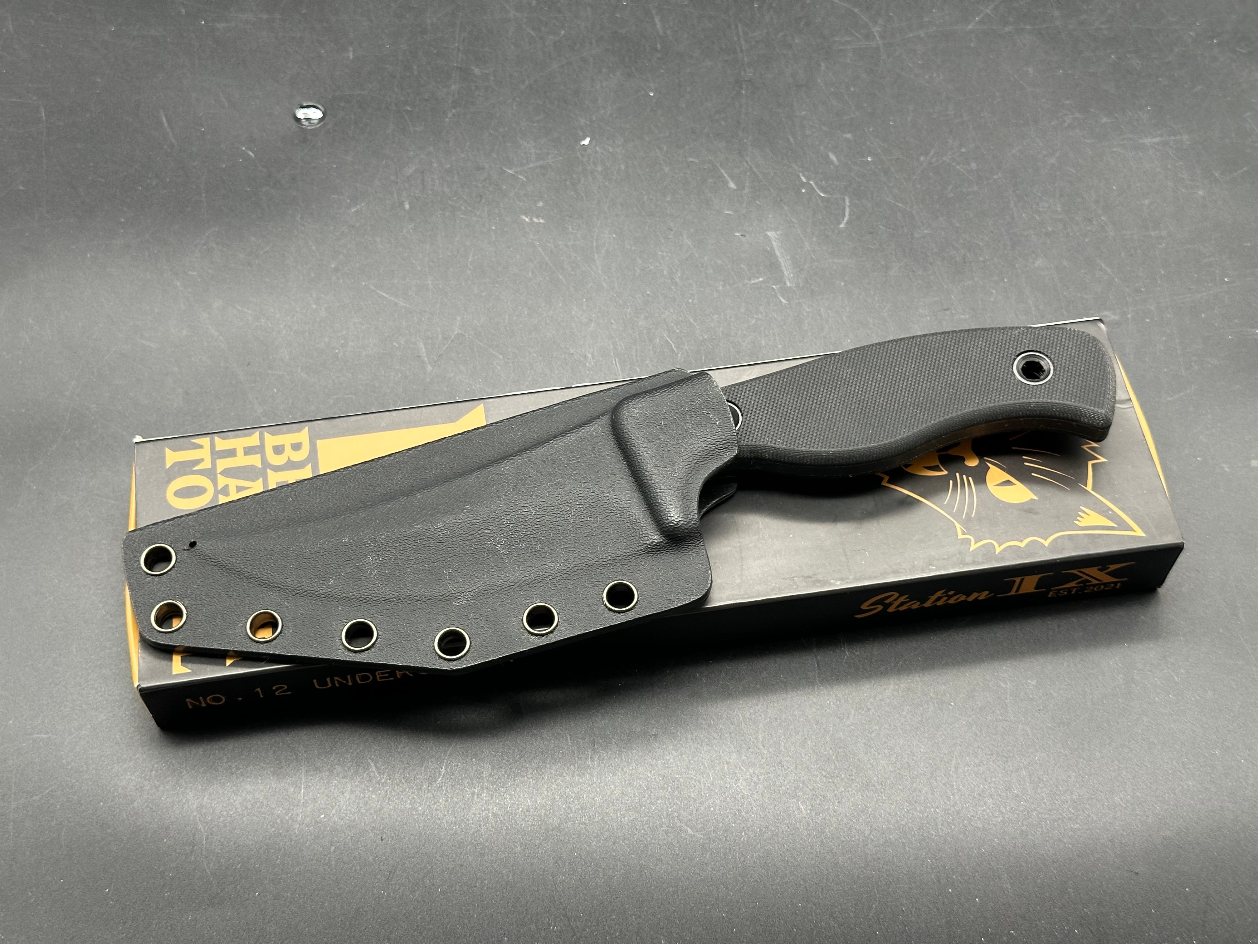 Station IX - #12 Undercover fixed blade
