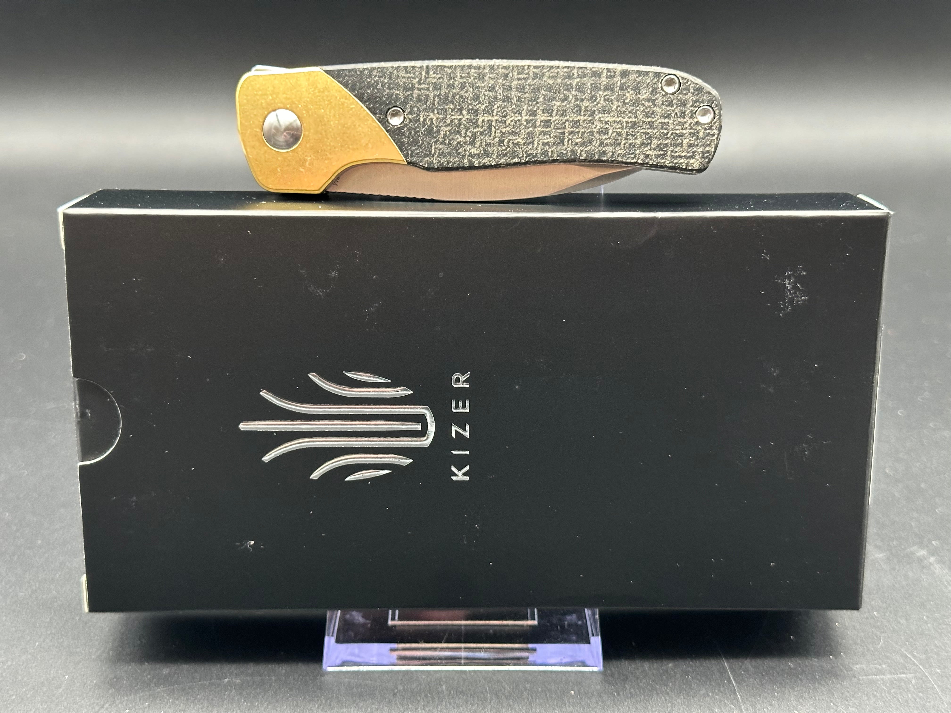 KIZER GAVEL 154CM BLADE LINER LOCK BRASS/MICARTA HANDLE V3661C1