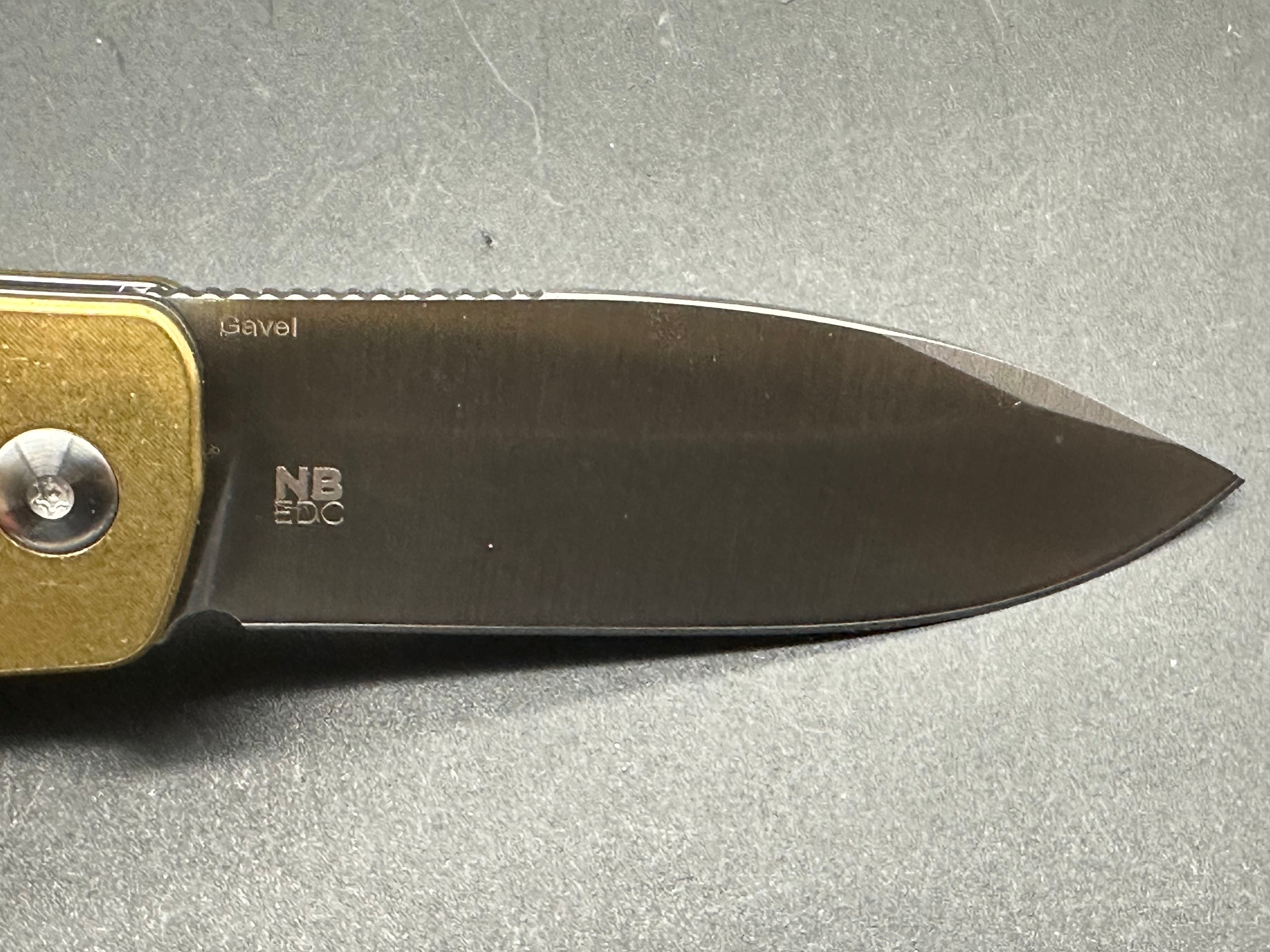 KIZER GAVEL 154CM BLADE LINER LOCK BRASS/MICARTA HANDLE V3661C1
