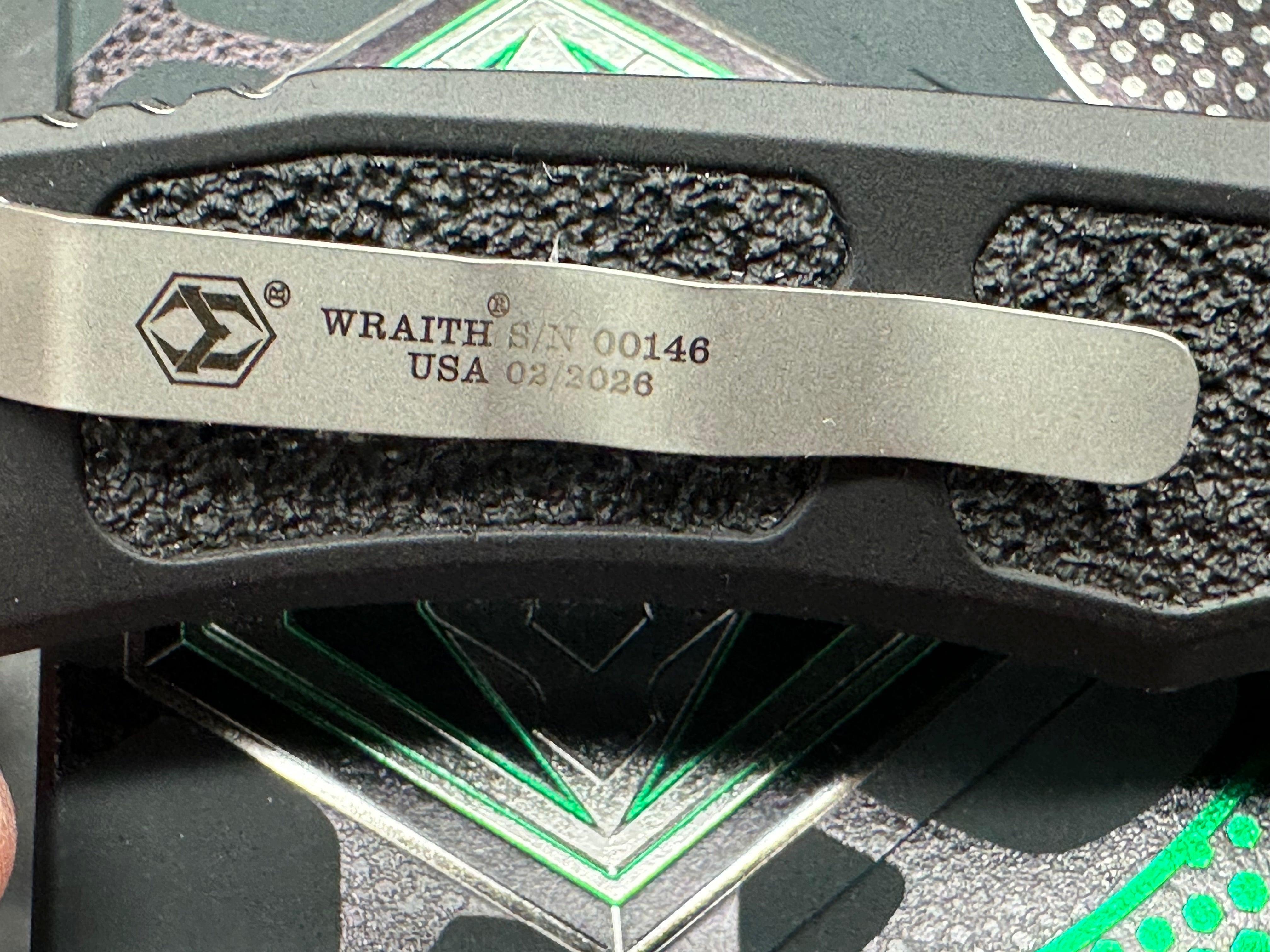 Heretic Wraith V4 Manual 3.625" CPM MagnaCut Stonewash Blade with Black Aluminum - Grip Tape Textured Scales plus Skiff Bearings Installed