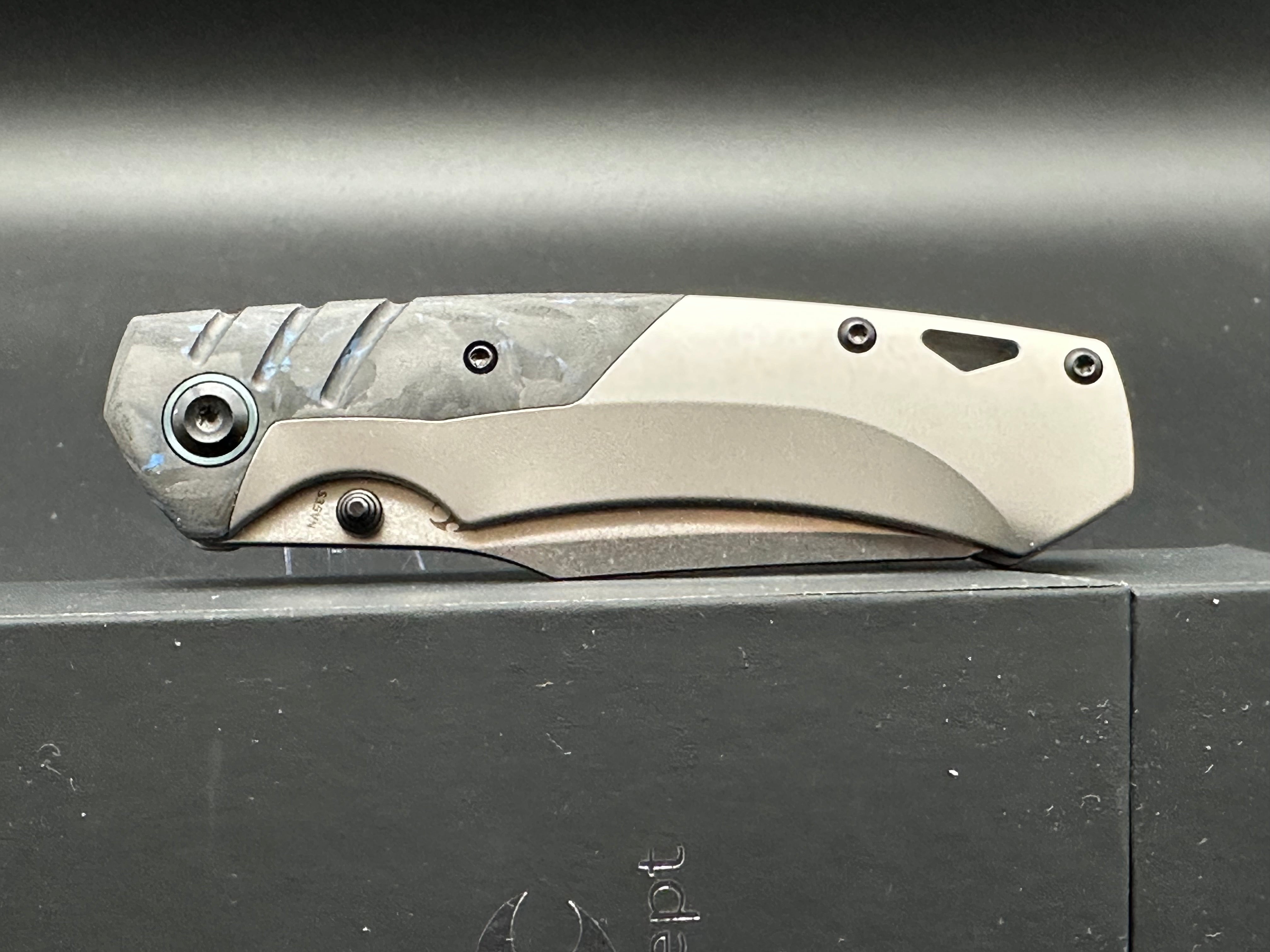 KANSEPT WEIM BLUE/BLACK CARBON FIBER/GRAY TITANIUM HANDLE S35VN SHEEPSFOOT