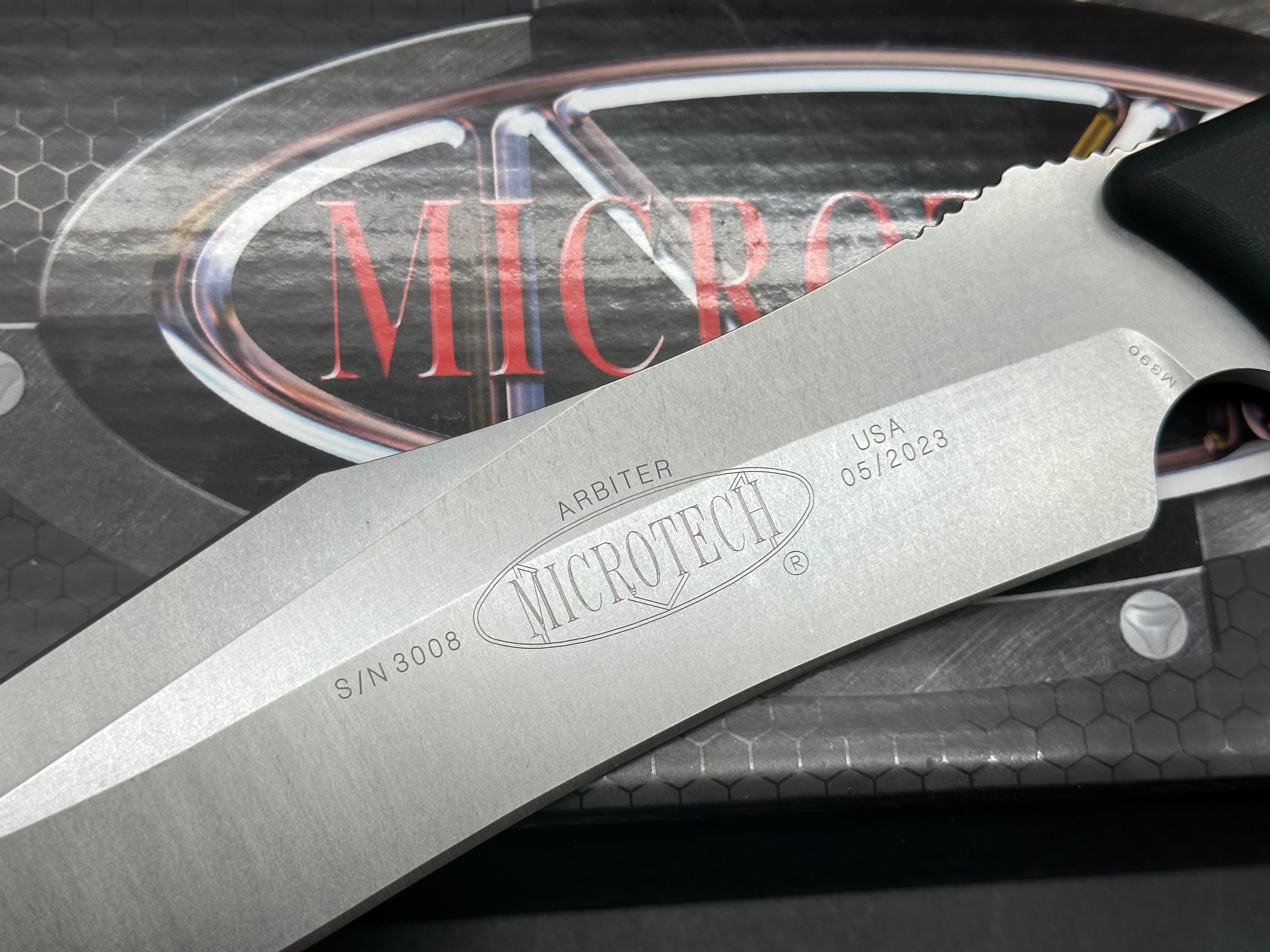 Microtech Arbiter Fixed Blade Knife Black G-10 (8.75" SW)