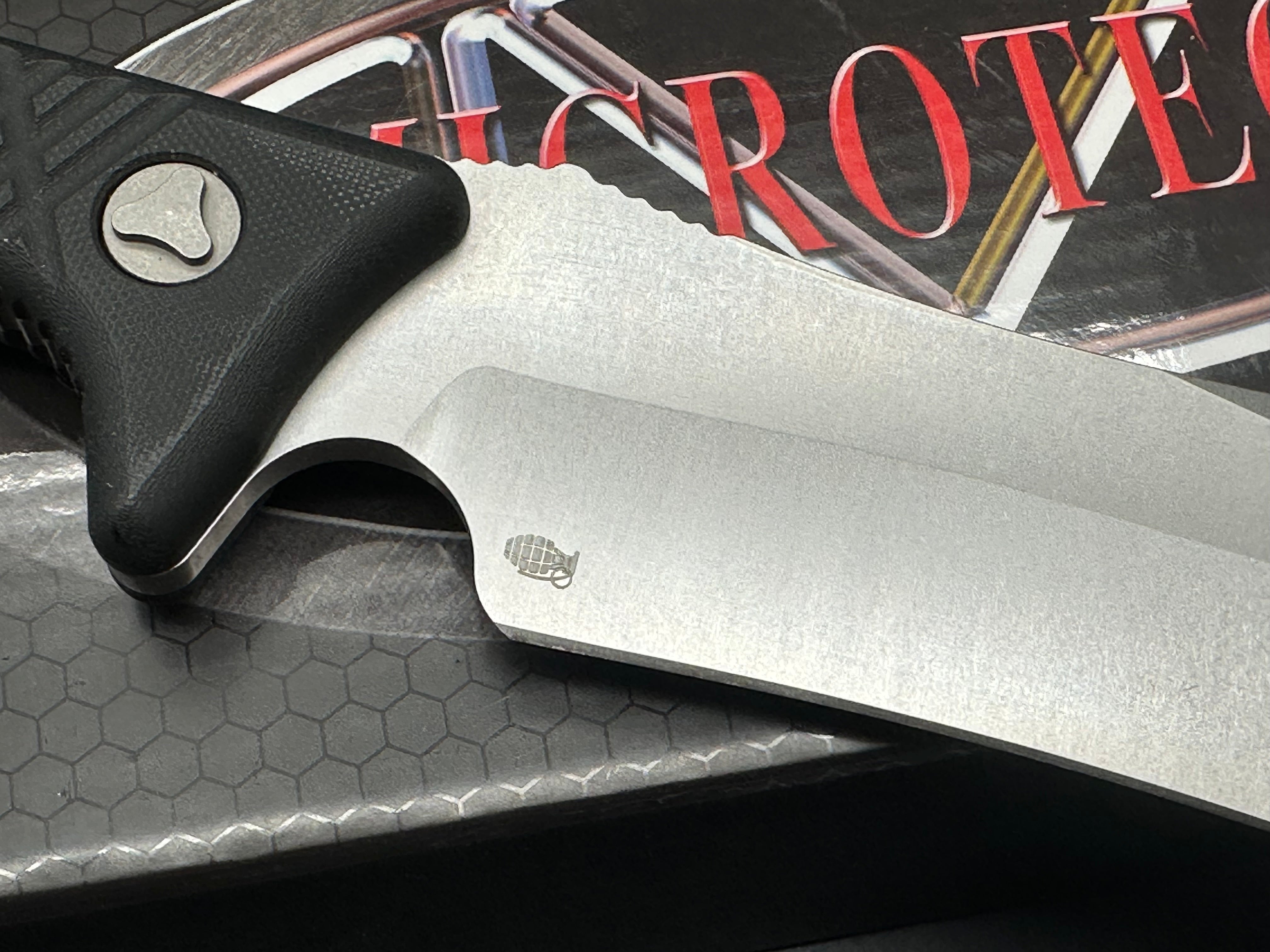 Microtech Arbiter Fixed Blade Knife Black G-10 (8.75" SW)