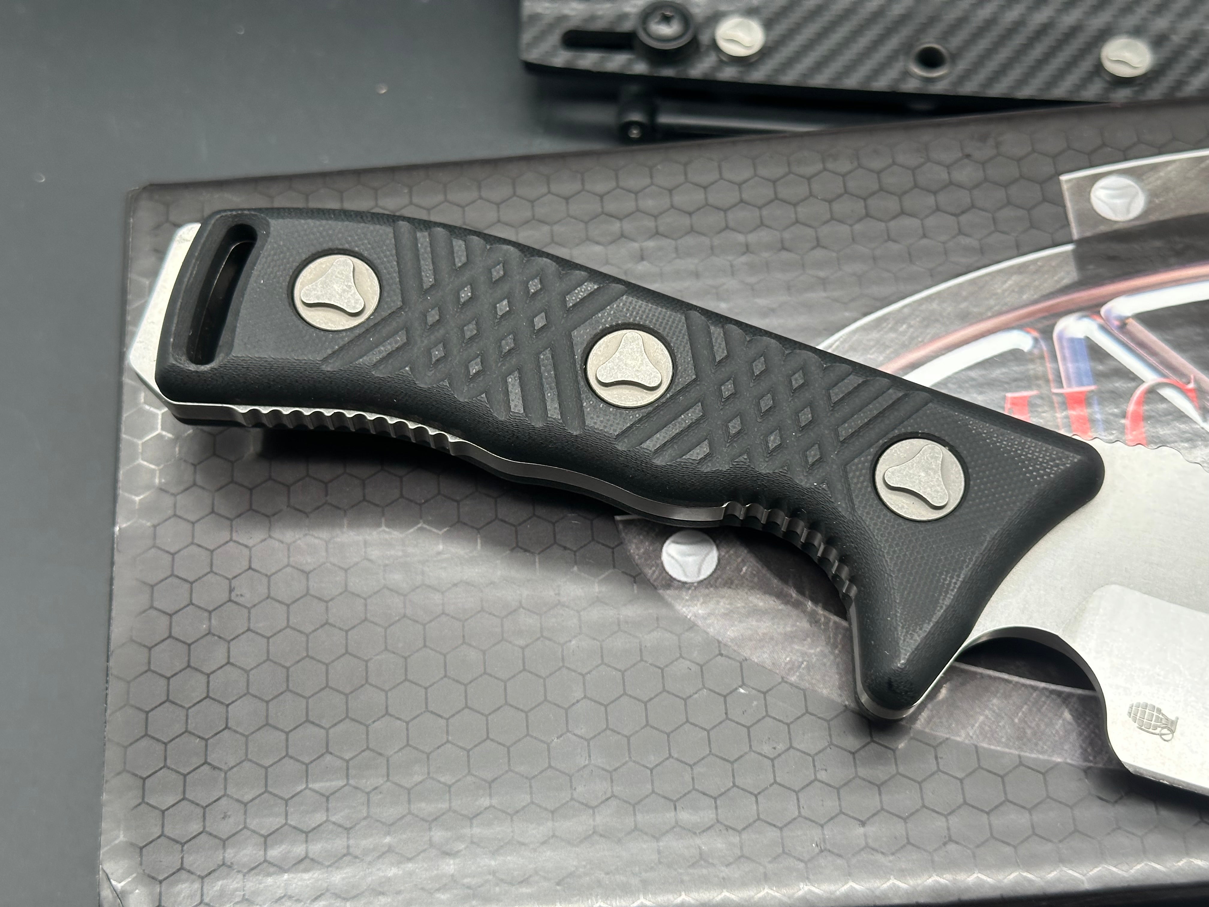 Microtech Arbiter Fixed Blade Knife Black G-10 (8.75" SW)
