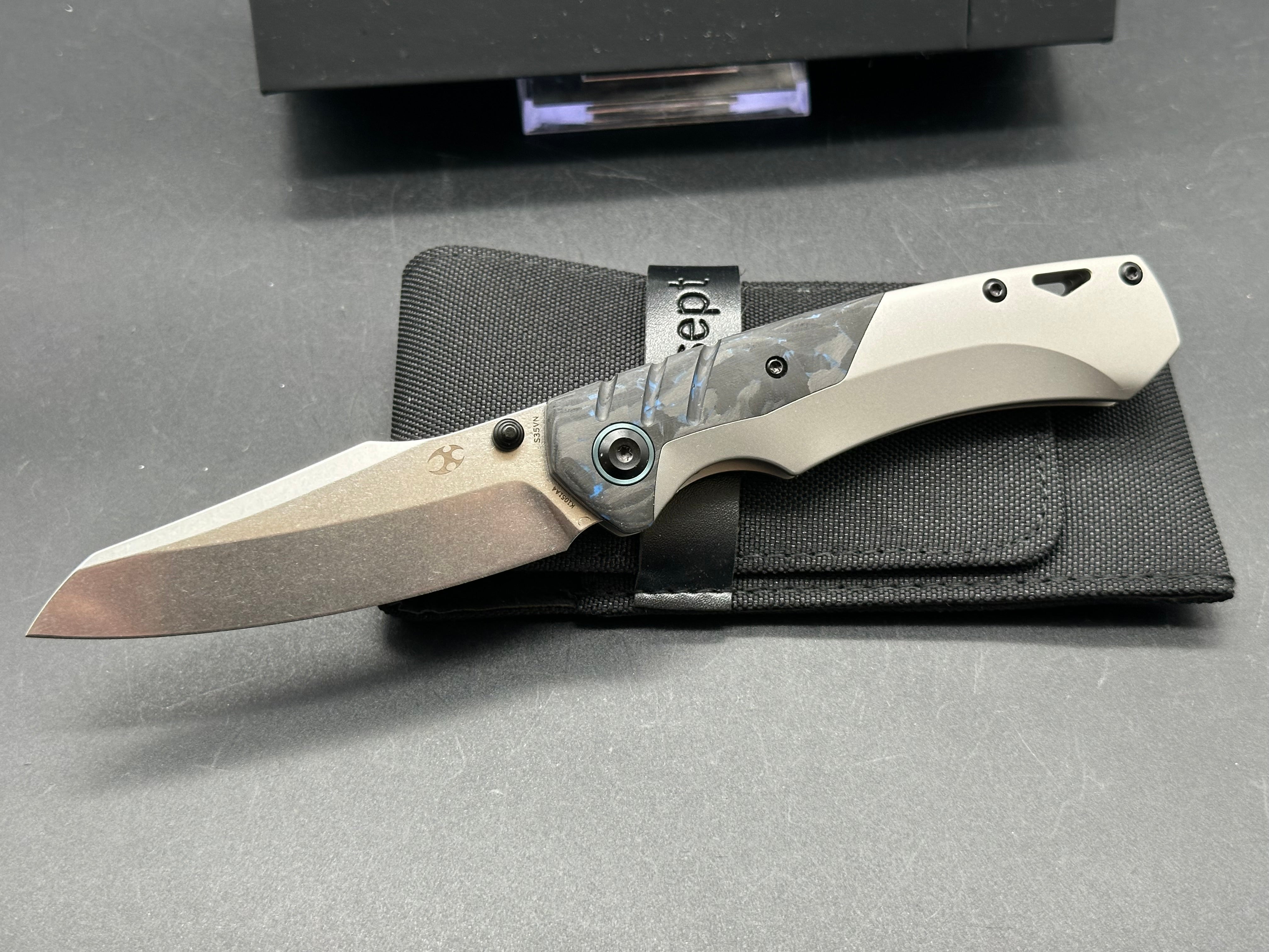 KANSEPT WEIM BLUE/BLACK CARBON FIBER/GRAY TITANIUM HANDLE S35VN SHEEPSFOOT