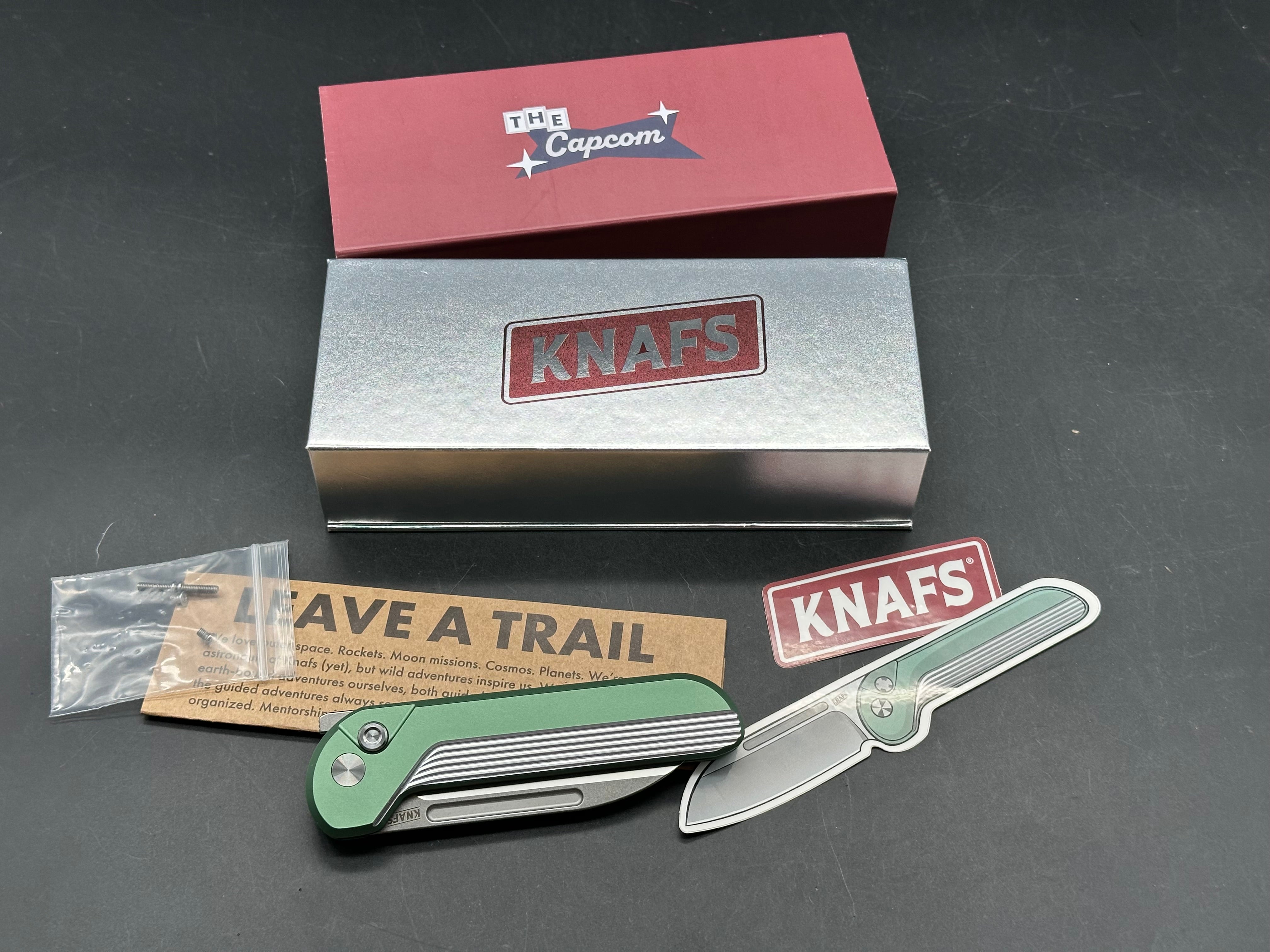 Knafs Capcom, 3.15" Böhler M390 Satin Sheepsfoot Blade with Mission Control Green Milled Aluminum Scales