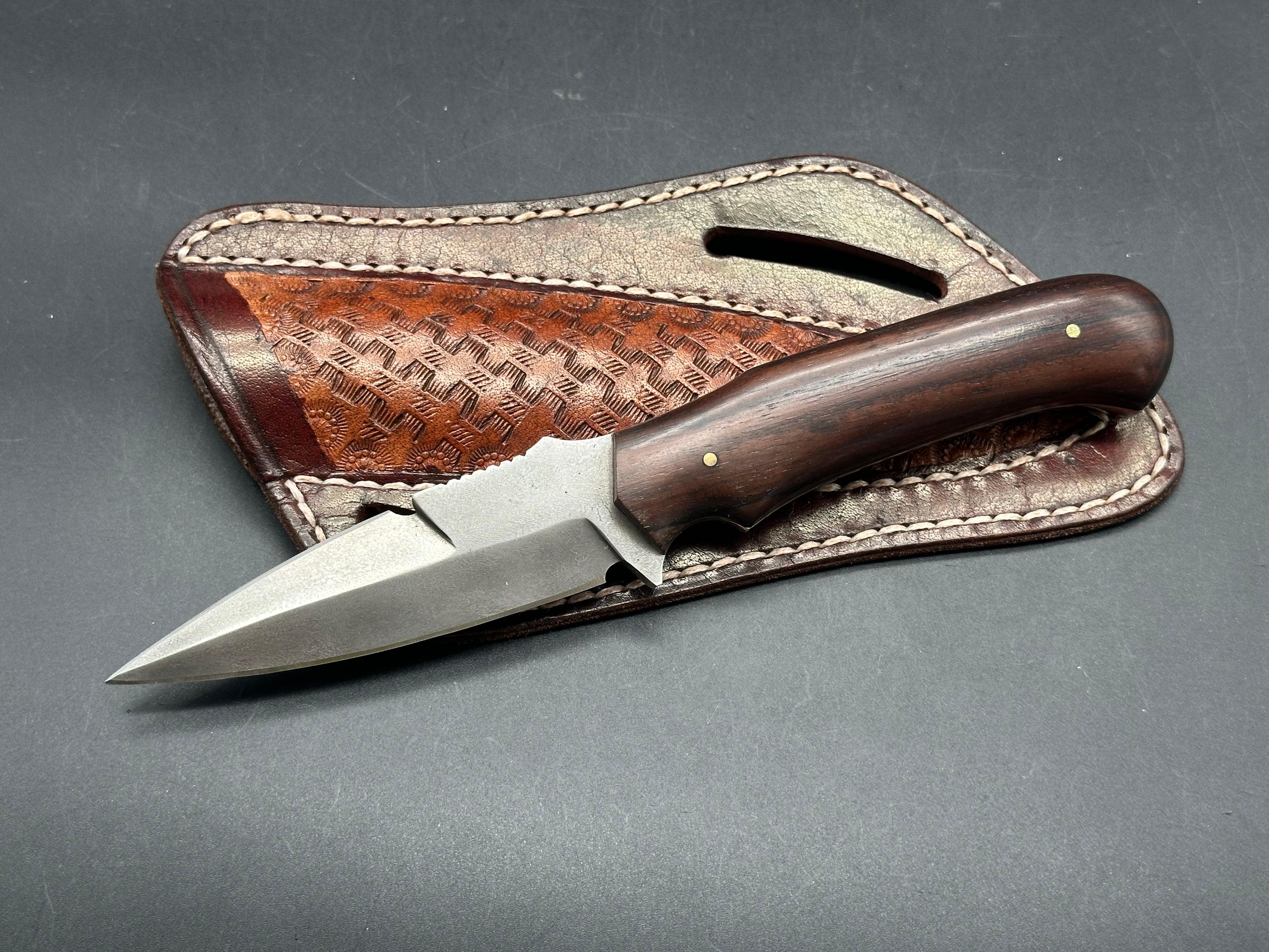 Younique Design “the Hex Mage” rosewood handle w/Wootz steel blade