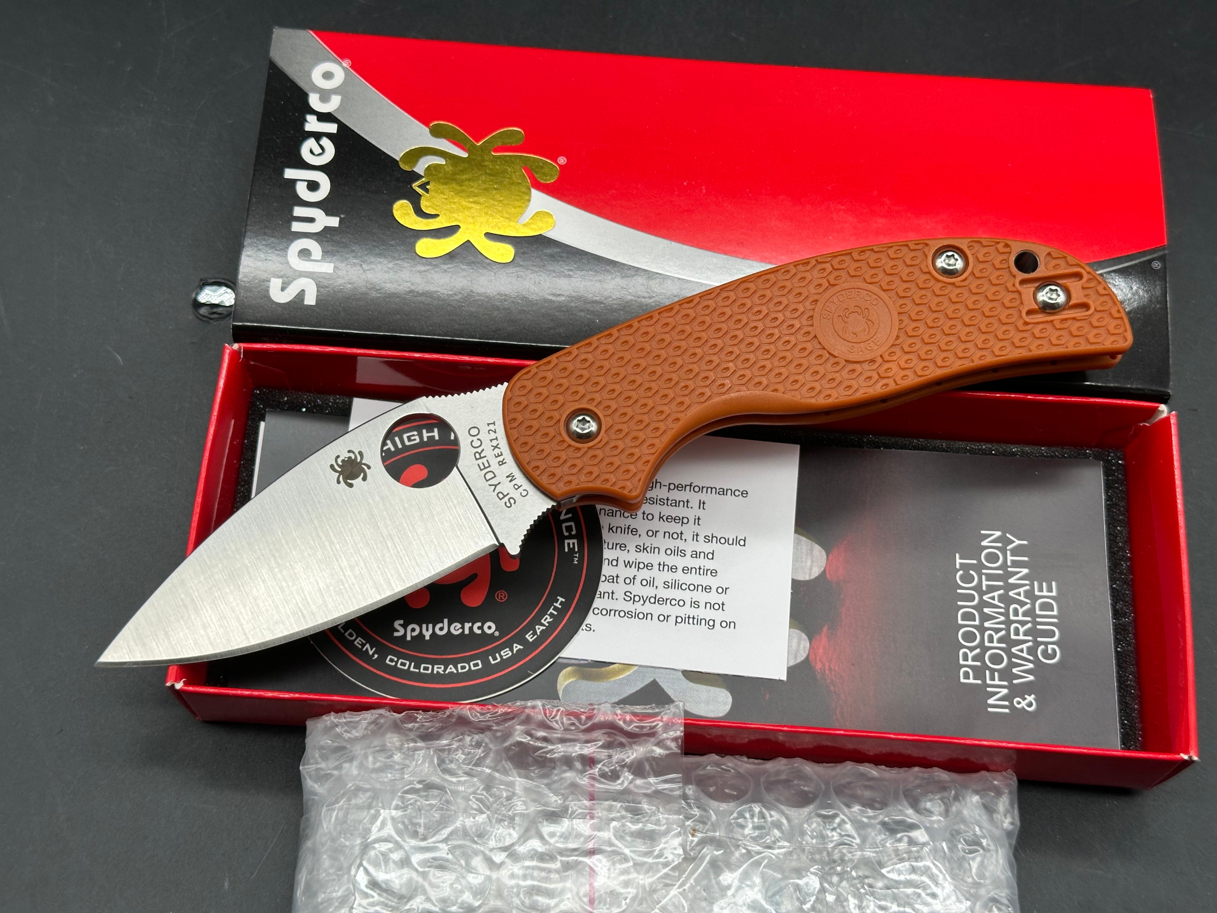 SPYDERCO SAGE 5 LIGHTWEIGHT BURNT ORANGE FRN HANDLE CPM REX 121 PLAIN EDGE