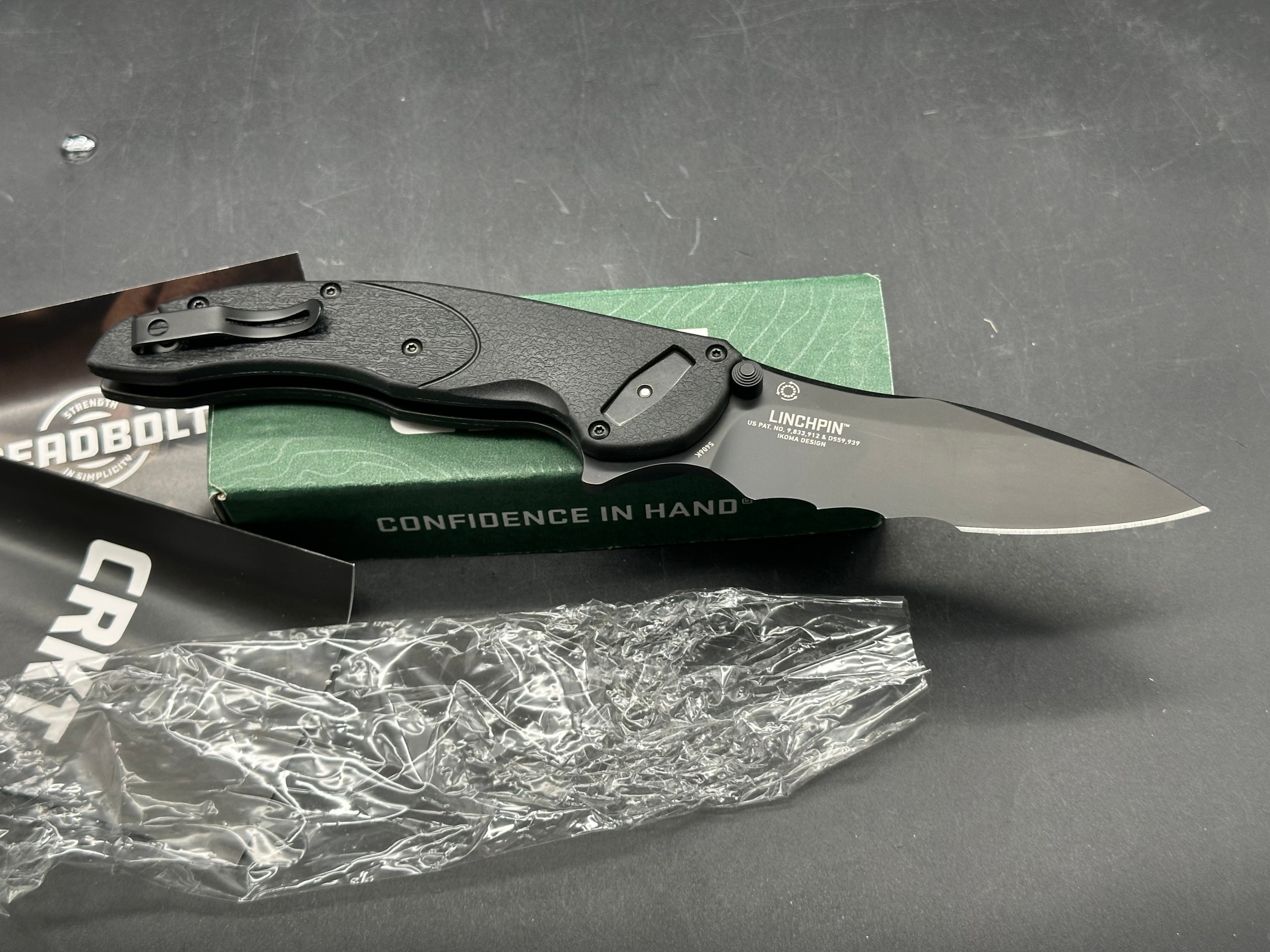 CRKT Linchpin veff serrated