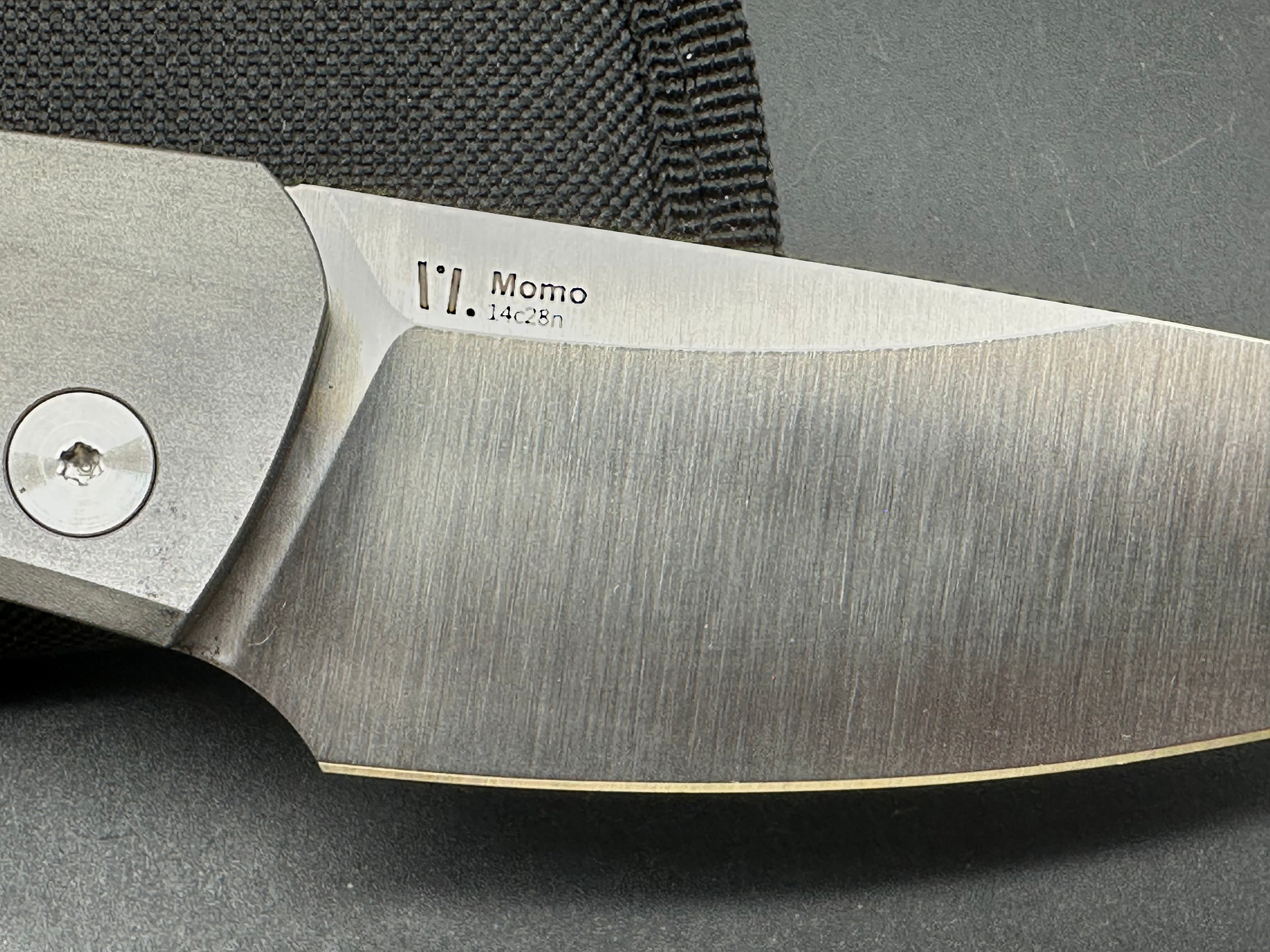 Kizer Momo Large 14c28n ( Dyed Scales)