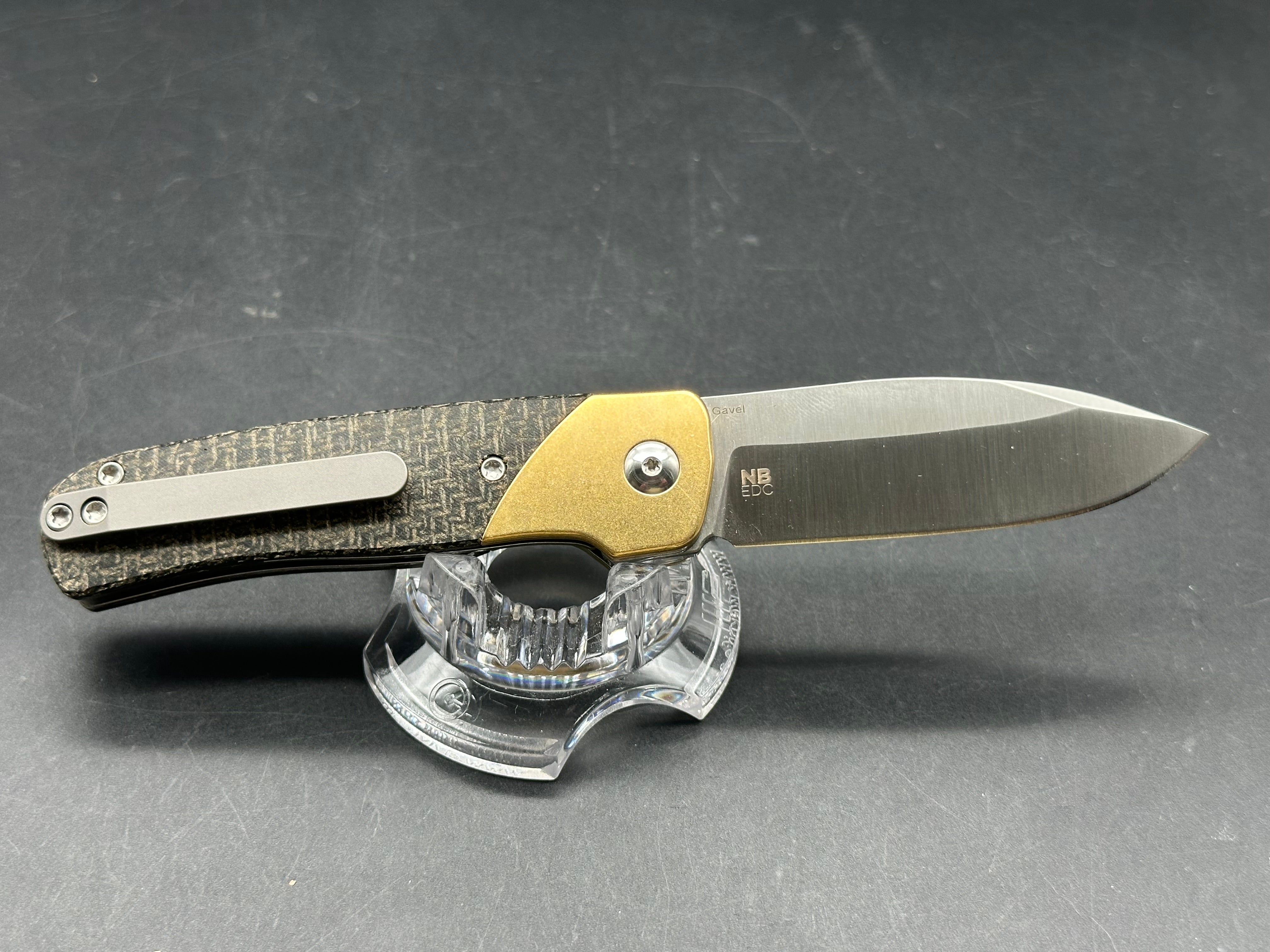 Kizer Gavel Micarta/Brass 154CM