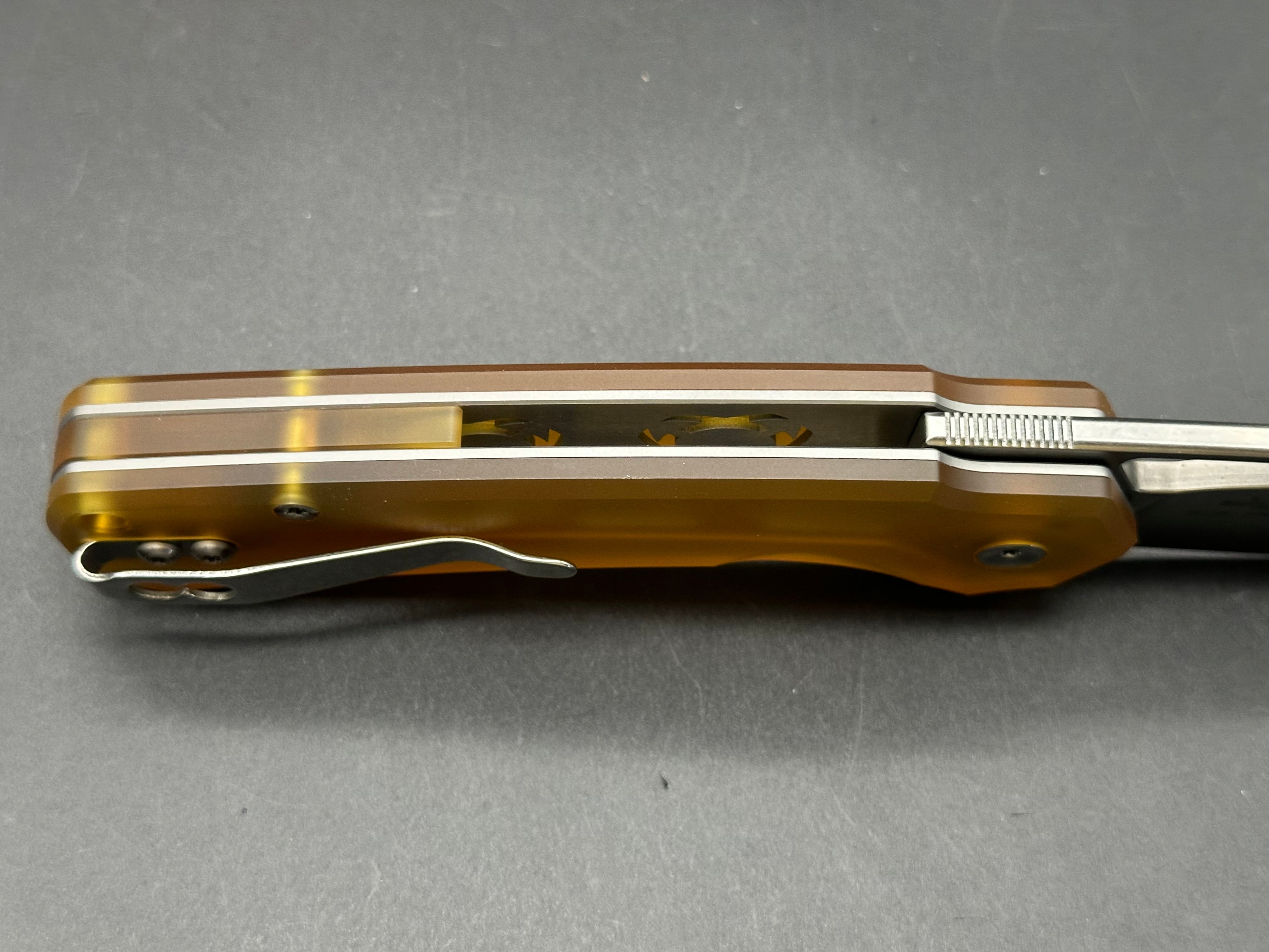 SIXLEAF FOLDING KNIFE YELLOW PEI HANDLE 20CV PLAIN EDGE SL-25-PEI