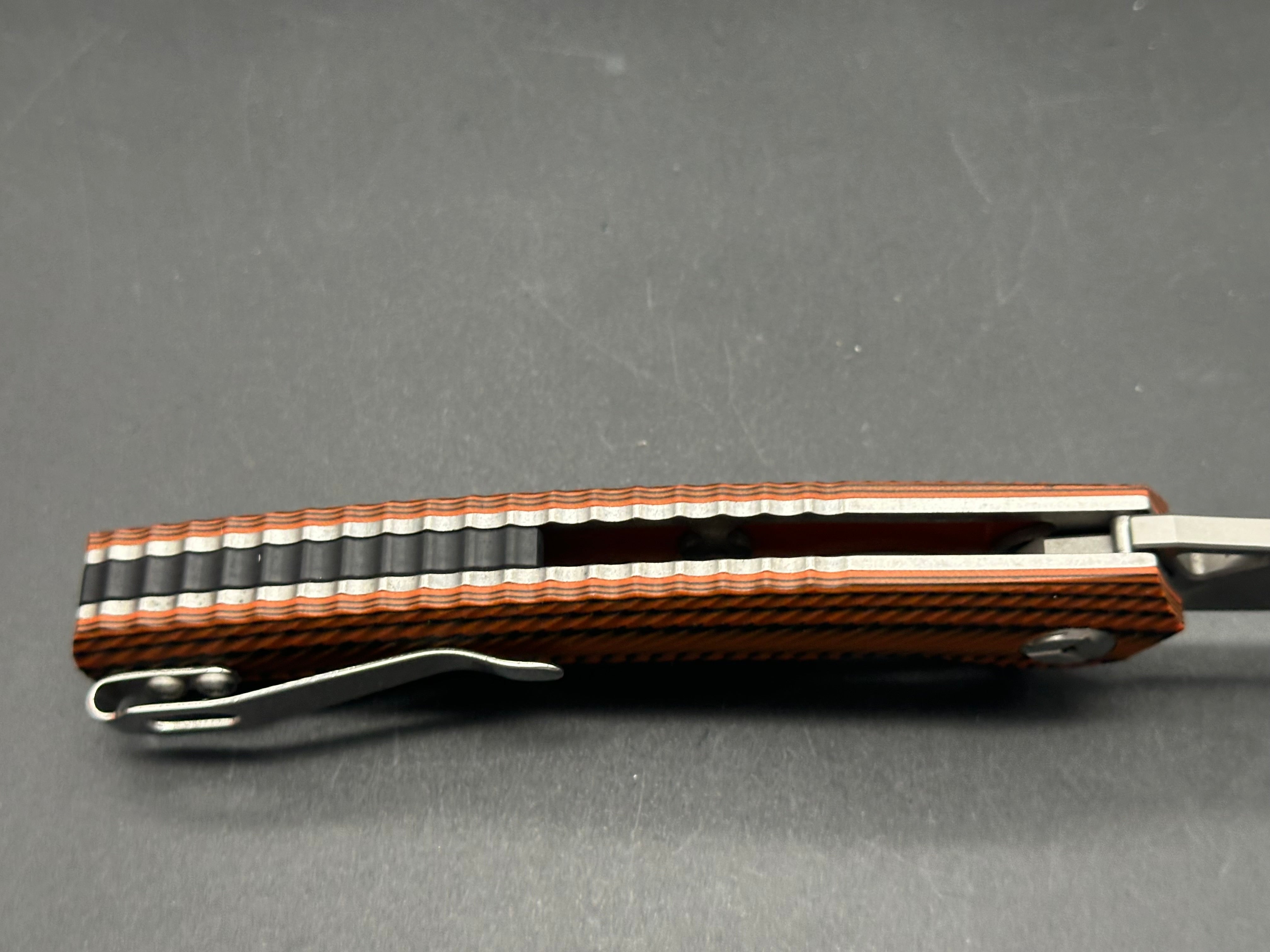 TWOSUN FOLDING KNIFE BLACK/ORANGE G10 HANDLE D2 PLAIN EDGE TS81-OR