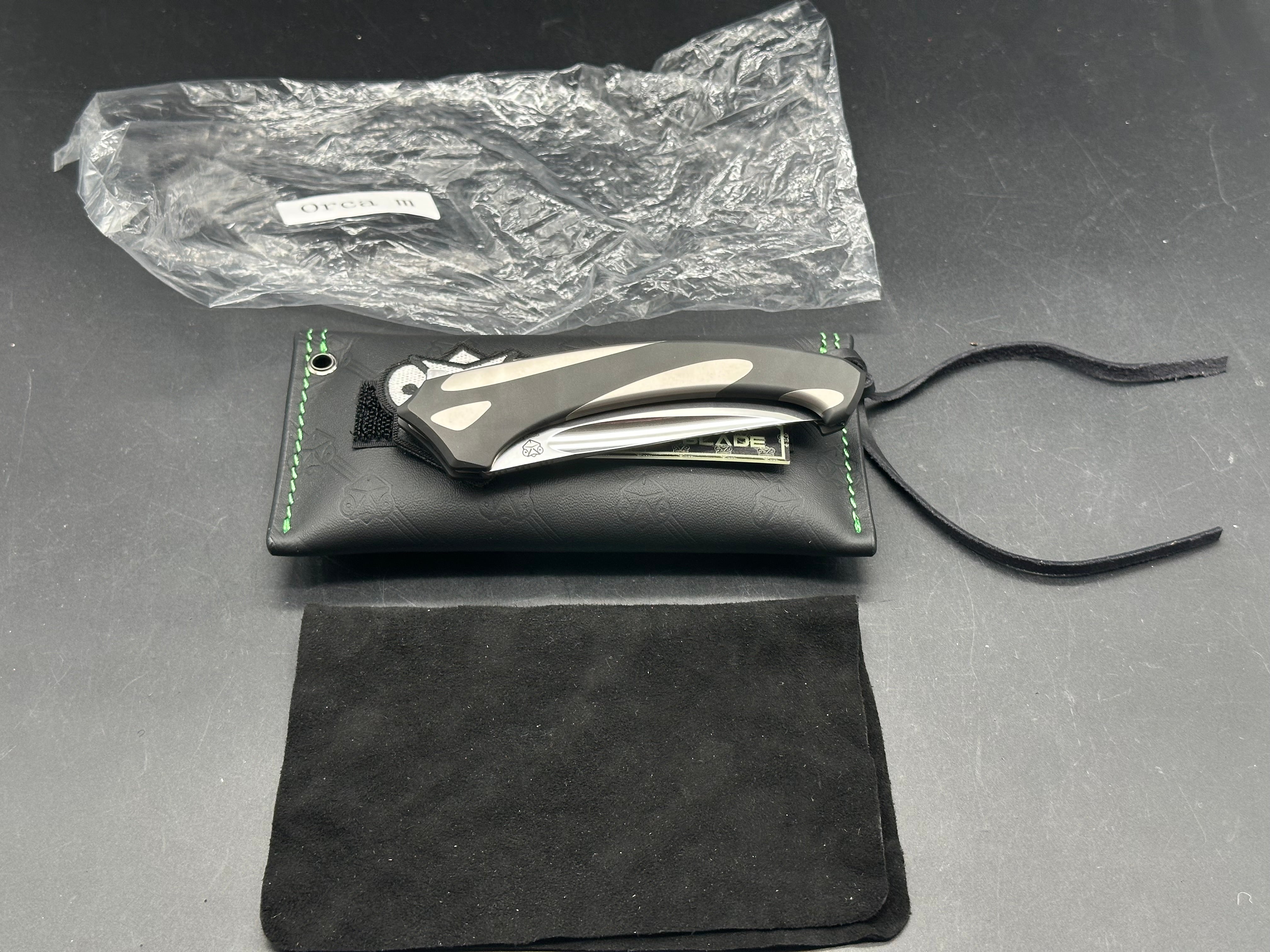 Poikilo Orca - Midtech Zircuti clip and spacer stonewashed mirror M390 blade