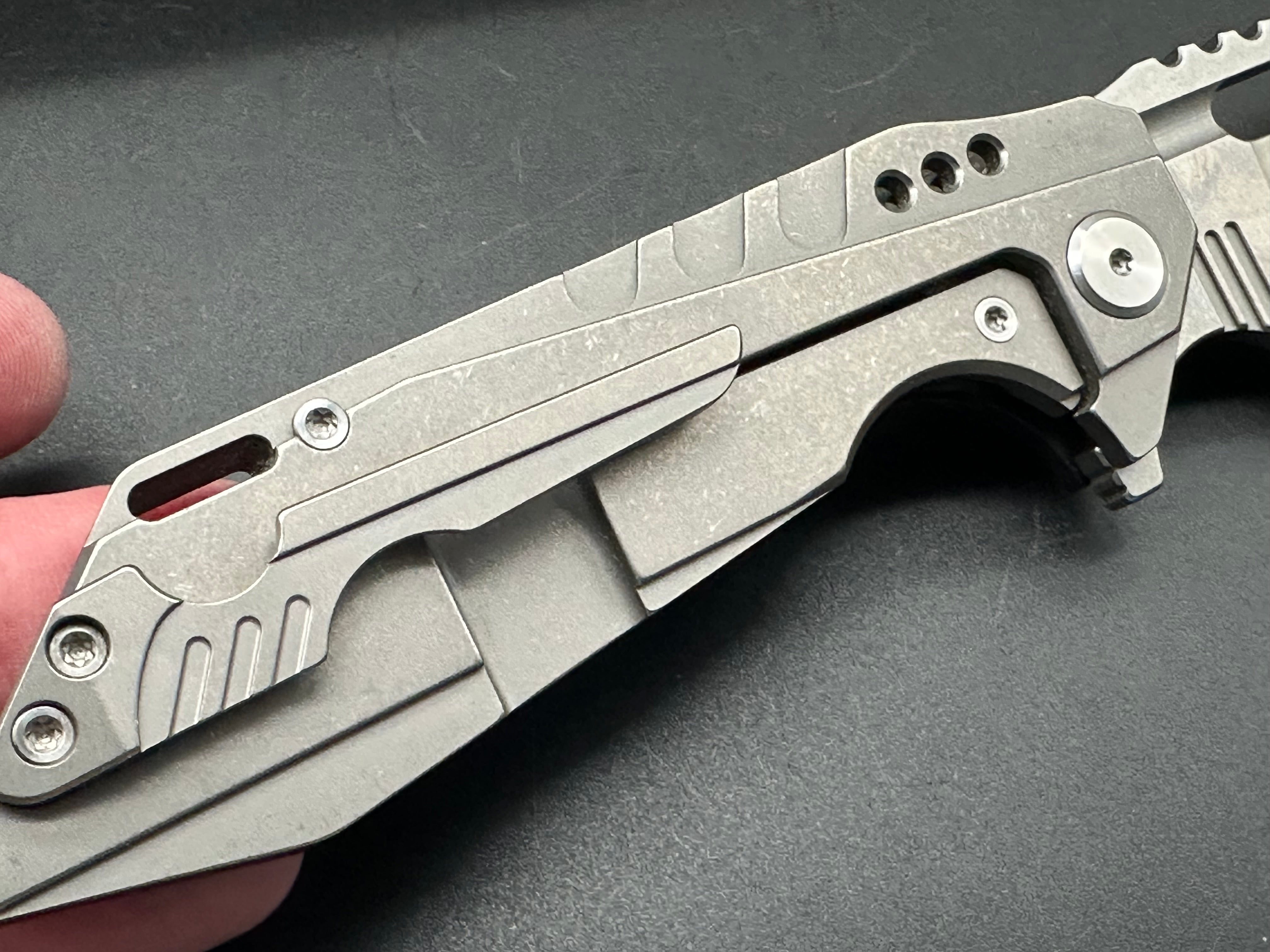 BESTECH SHODAN FOLDER KNIFE CARBON FIBER FRONT & TITANIUM BACK HANDLE SW + SATIN S35VN BLADE BT1910C