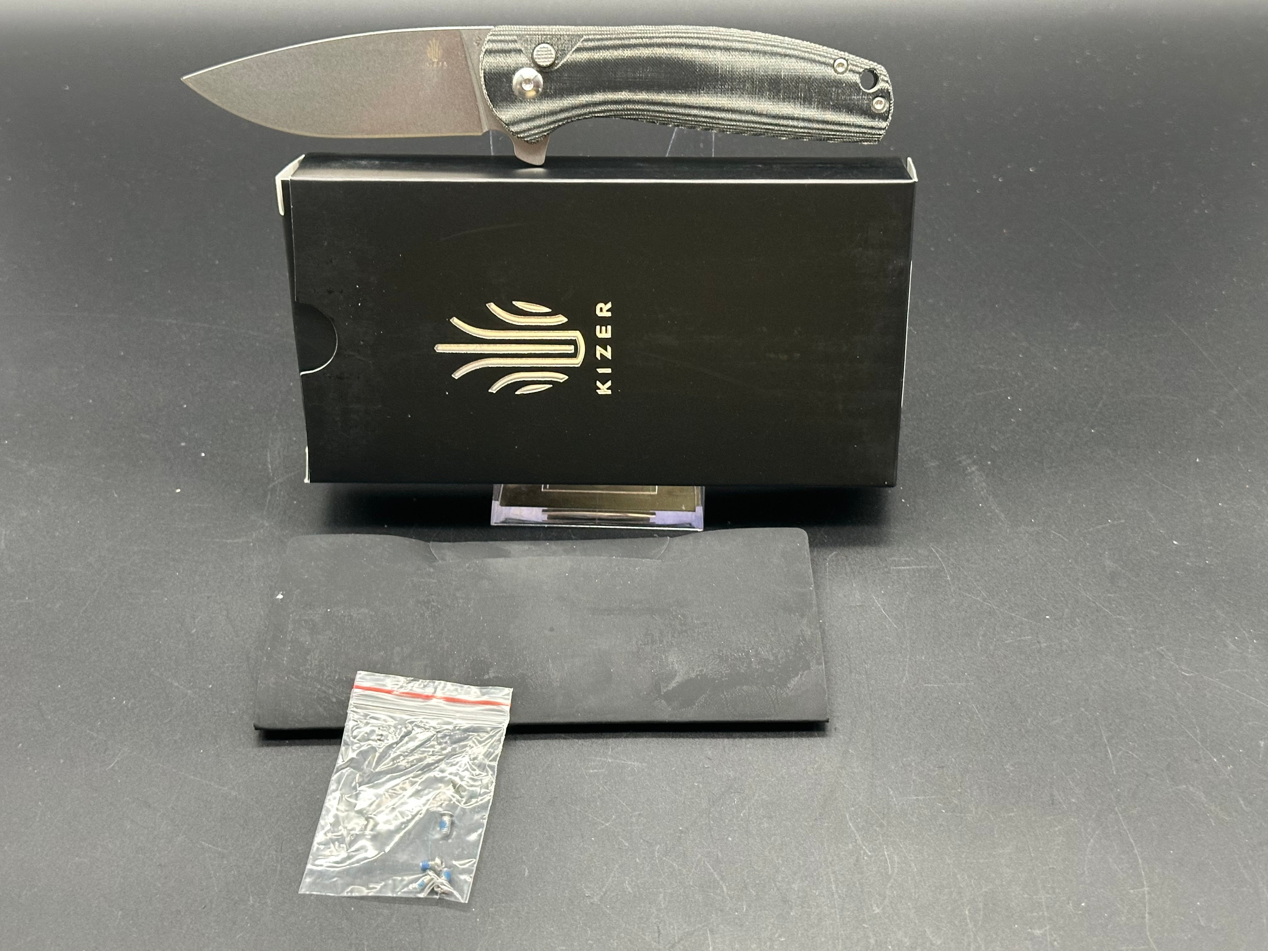 Kizer Cutlery Vanguard Ray Laconico Gemini Button Lock Flipper Knife CPM-4V Black Linen Micarta Handles