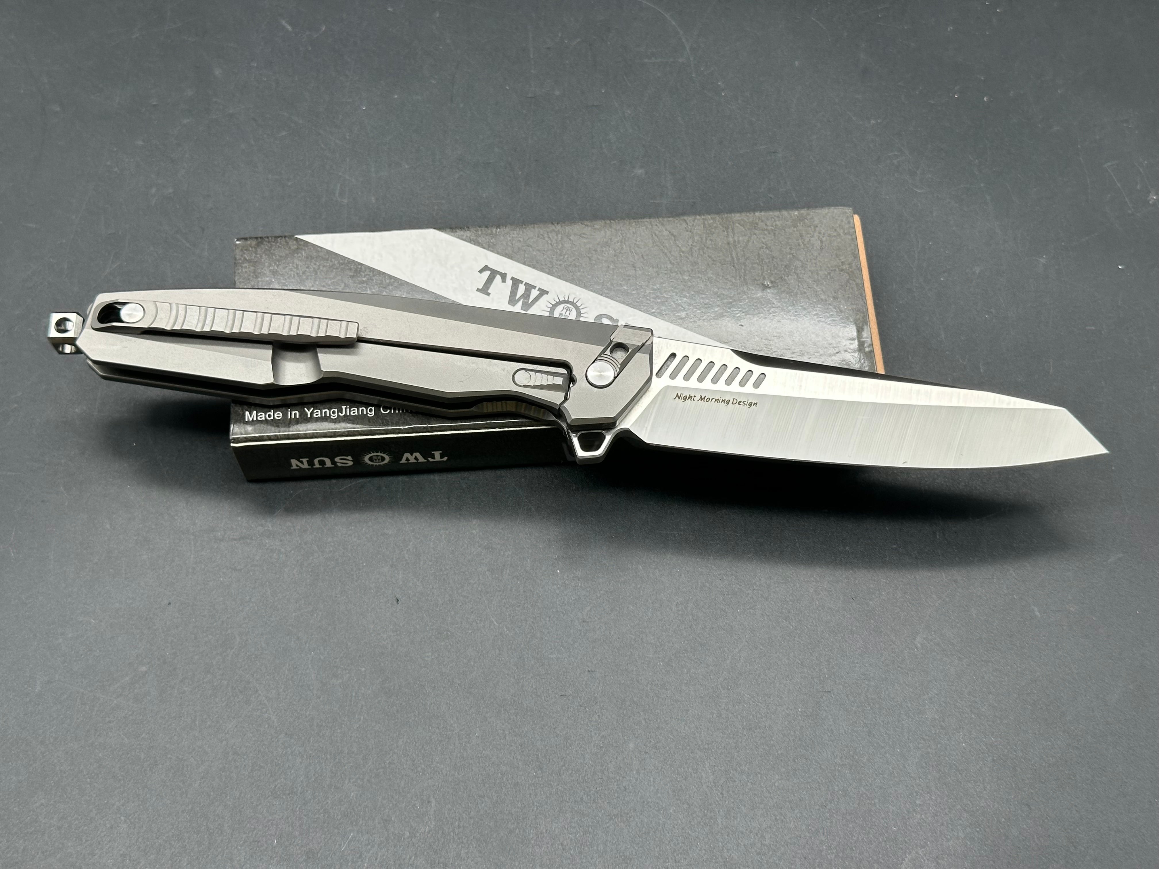 TWOSUN TS88-M390 “Tenon and Mortise” GRAY TITANIUM ALLOY HANDLE PLAIN M390 BLADE