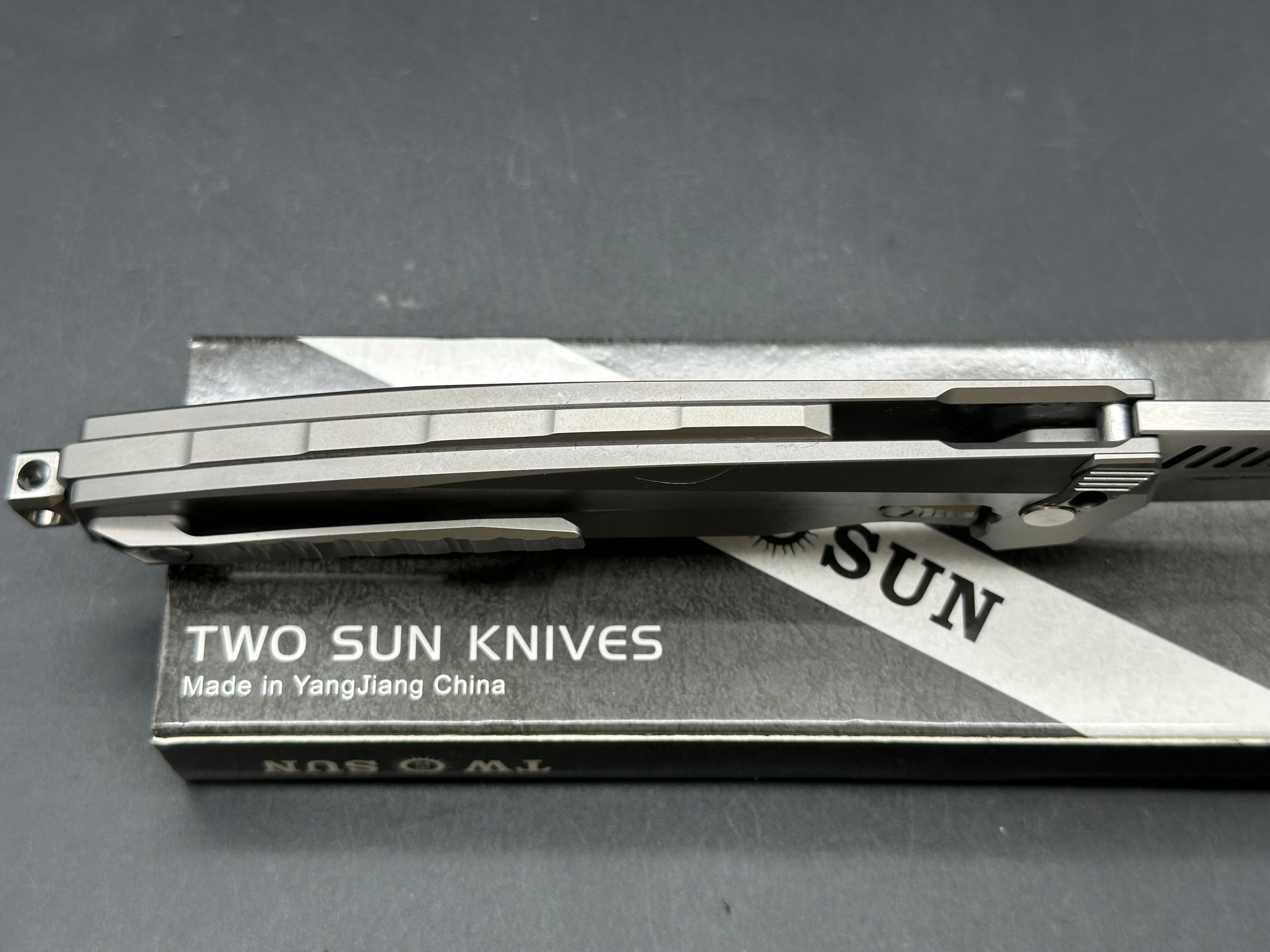 TWOSUN TS88-M390 “Tenon and Mortise” GRAY TITANIUM ALLOY HANDLE PLAIN M390 BLADE