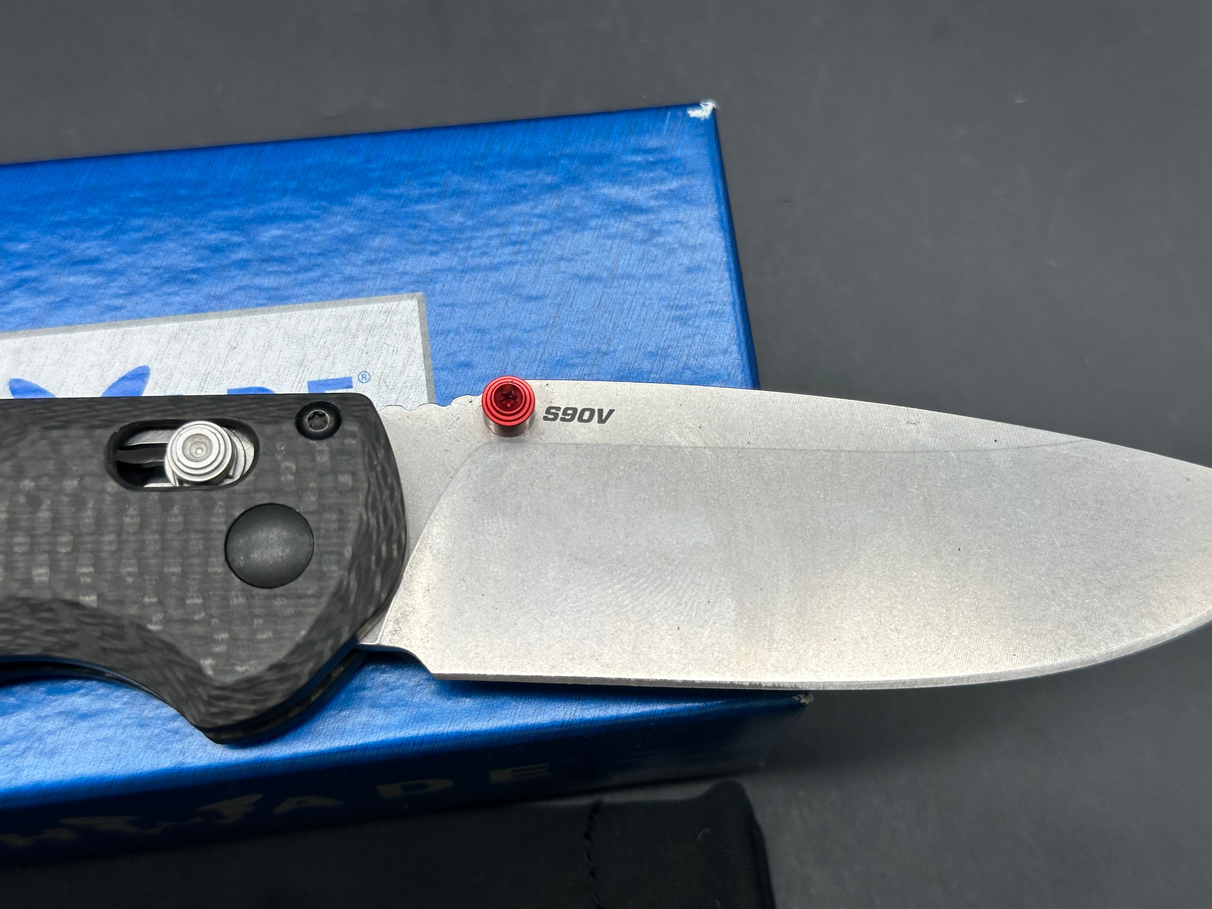 Benchmade Freek 560-03 AXIS Lock Folding Knife Carbon Fiber Black (3.6" Satin)