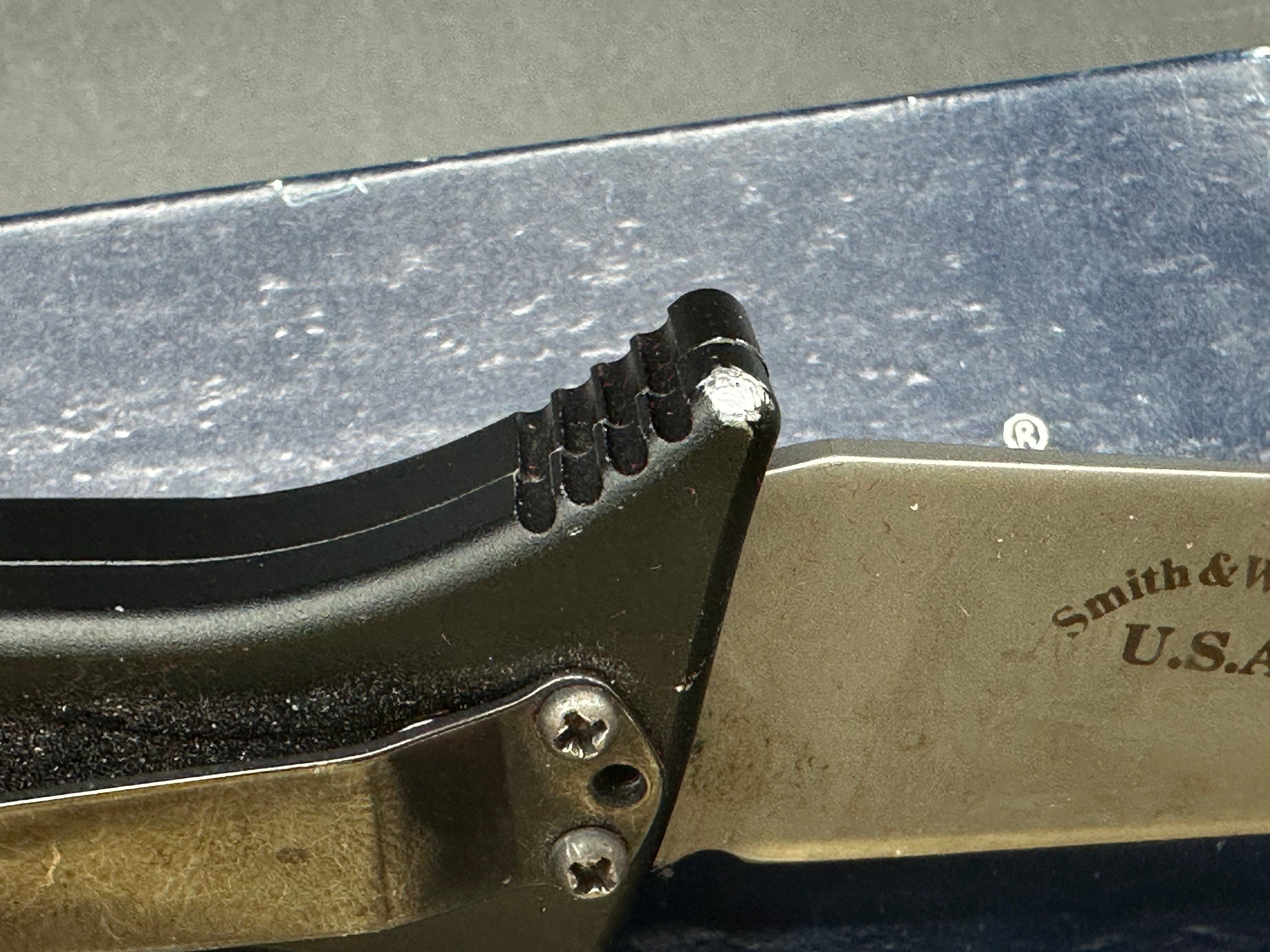 Smith & Wesson US Army Issue Automatic Knife (2.75" Bead Blast)