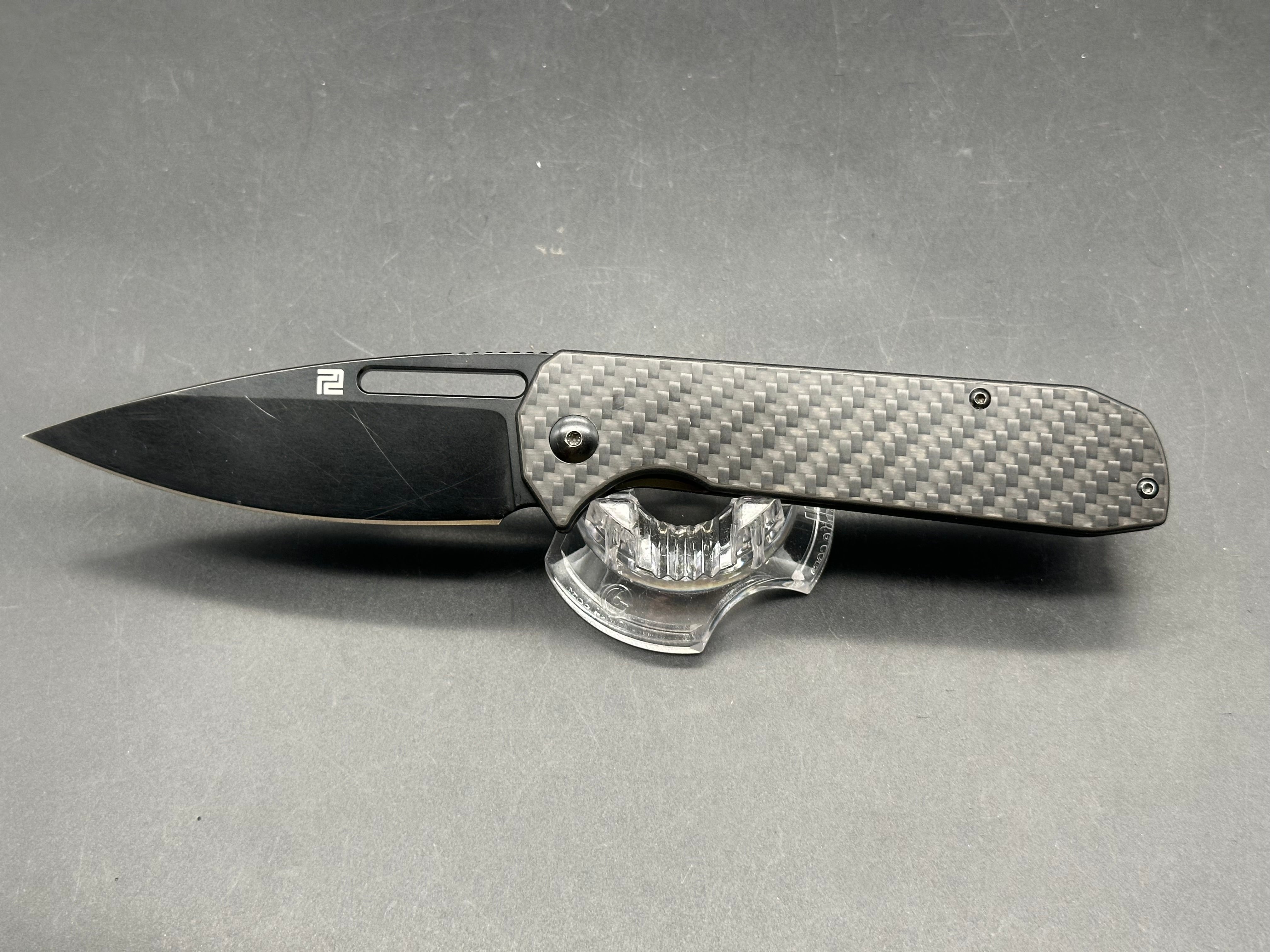 ARTISAN CUTLERY ARION AR-RPM9 BLADE CARBON FIBER HANDLE