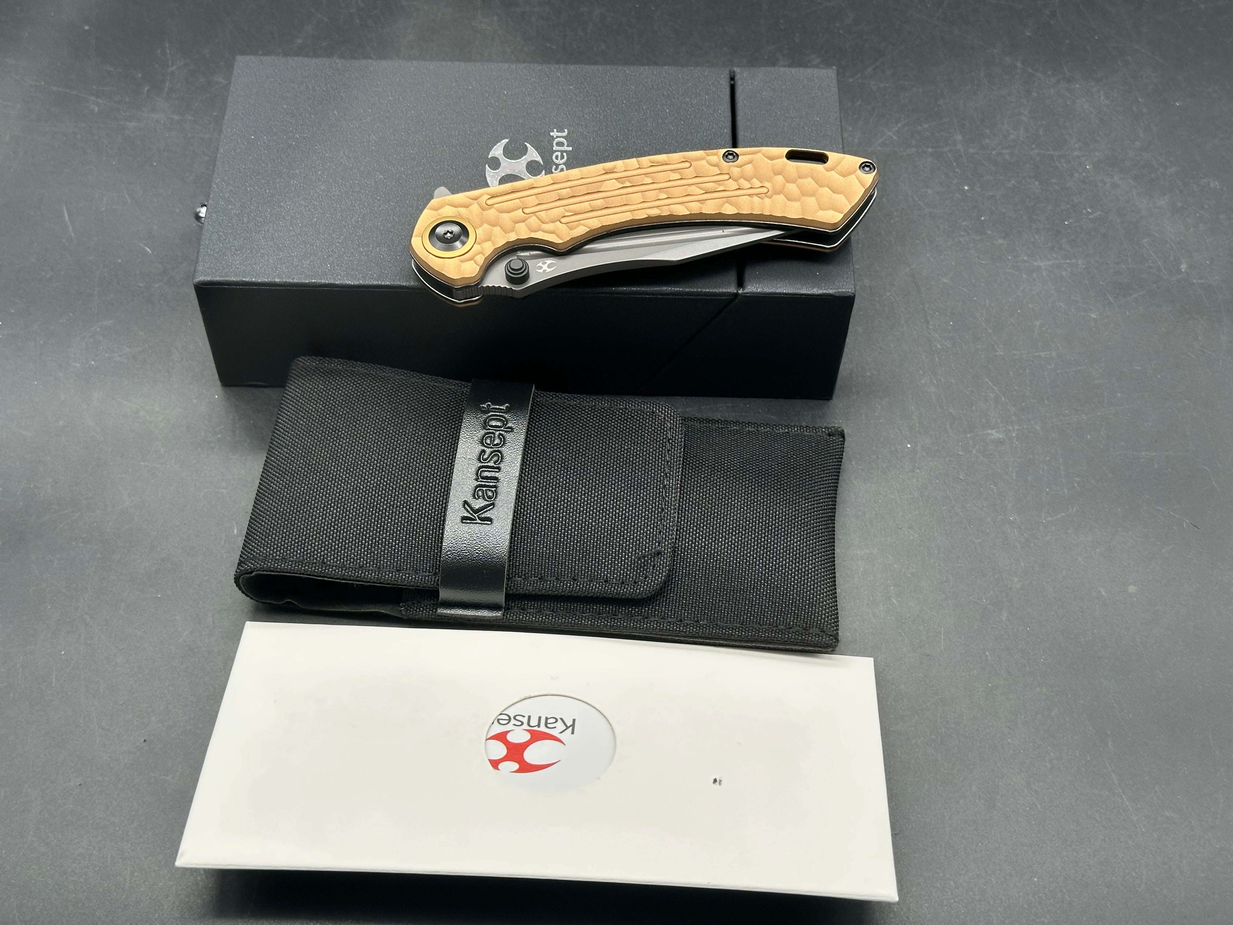 KANSEPT PRETATOUT GOLDEN ALUMINUM WITH ROCK TEXTURE 3.56" CPM S35VN BLADE