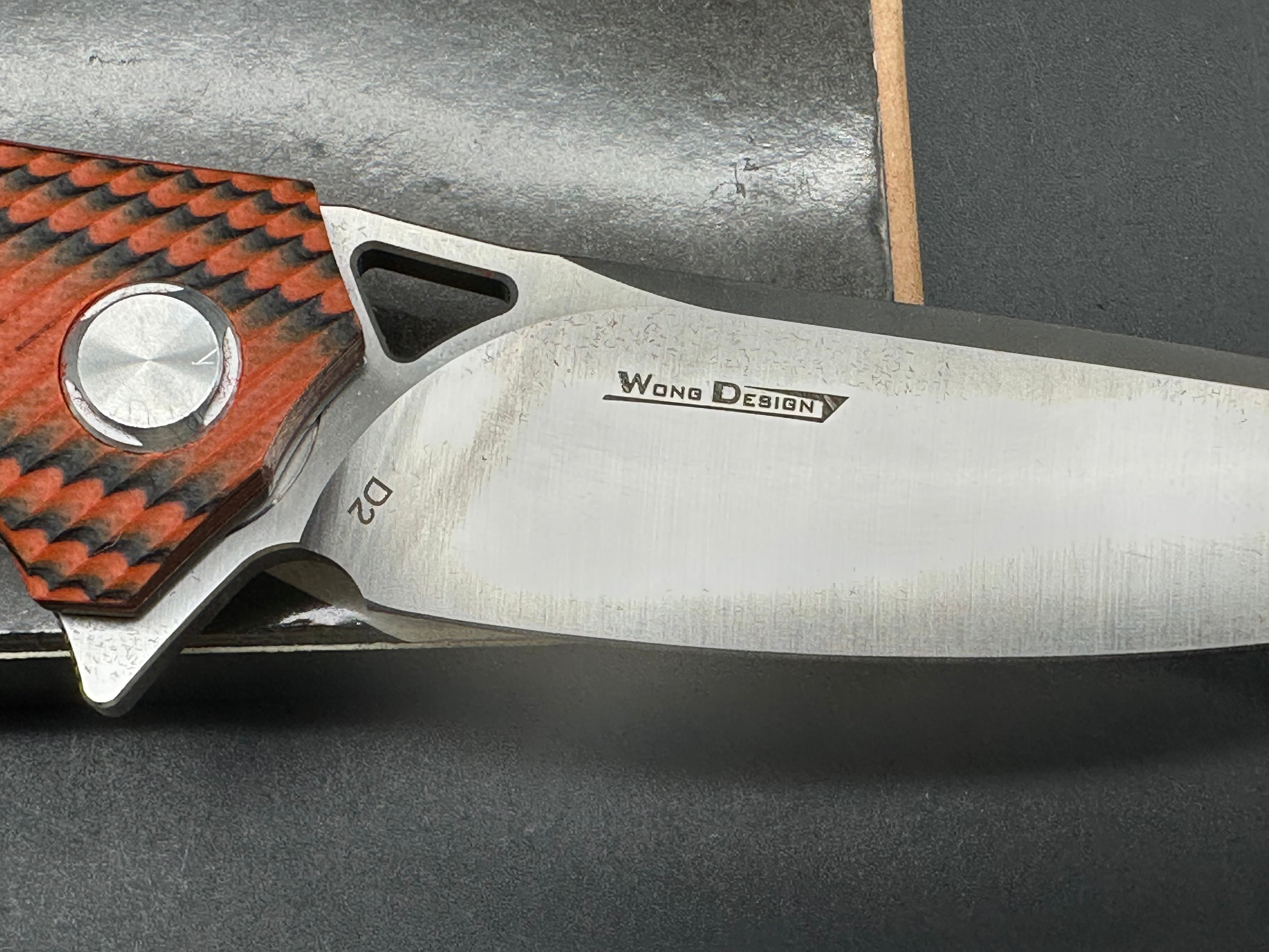 TWOSUN FOLDING KNIFE BLACK/ORANGE G10 HANDLE D2 PLAIN EDGE TS81-OR