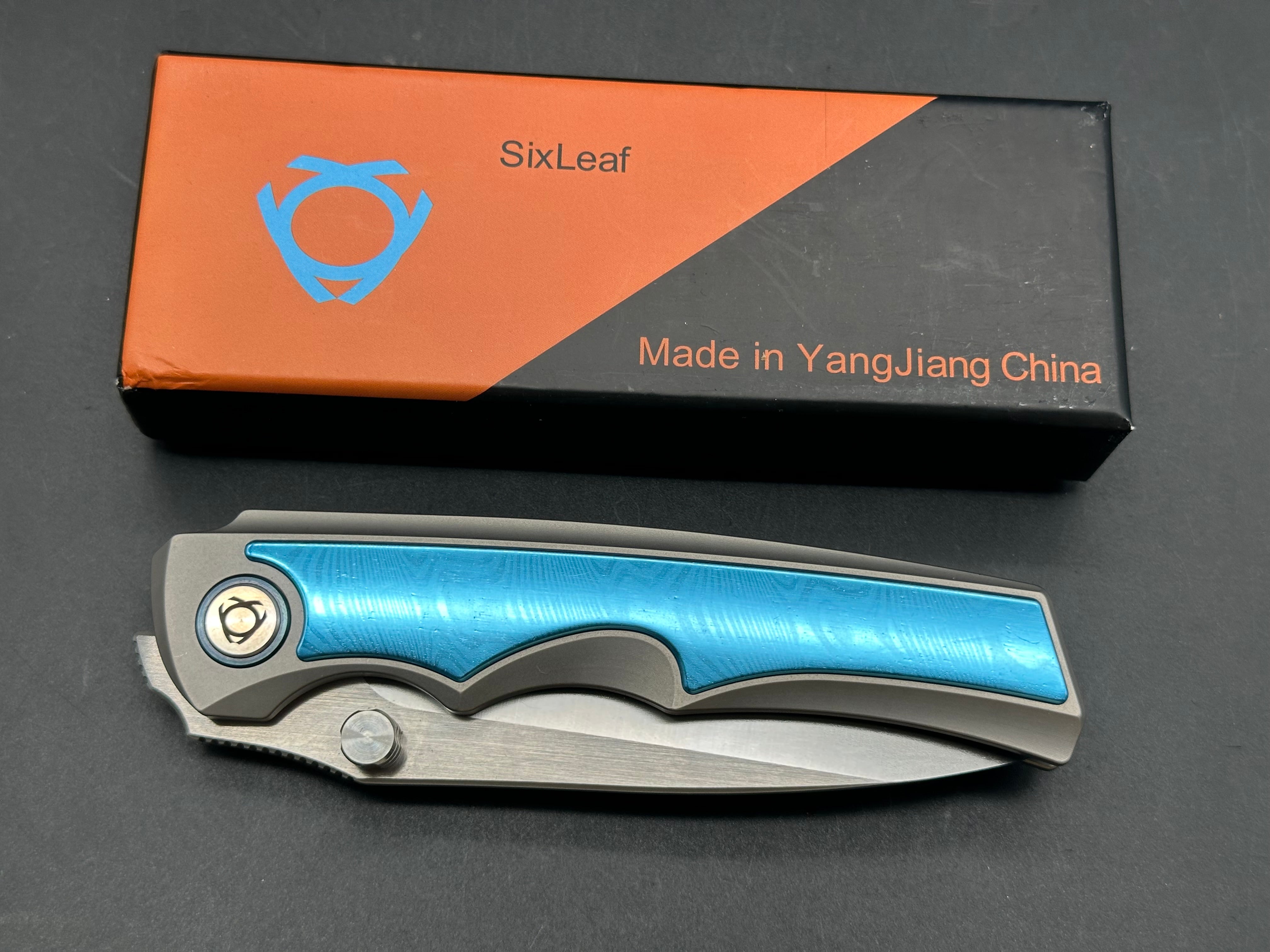 SIXLEAF FOLDING KNIFE TITANIUM/BLUE DAMASCUS HANDLE 10CR15MOV PLAIN EDGE SL-79