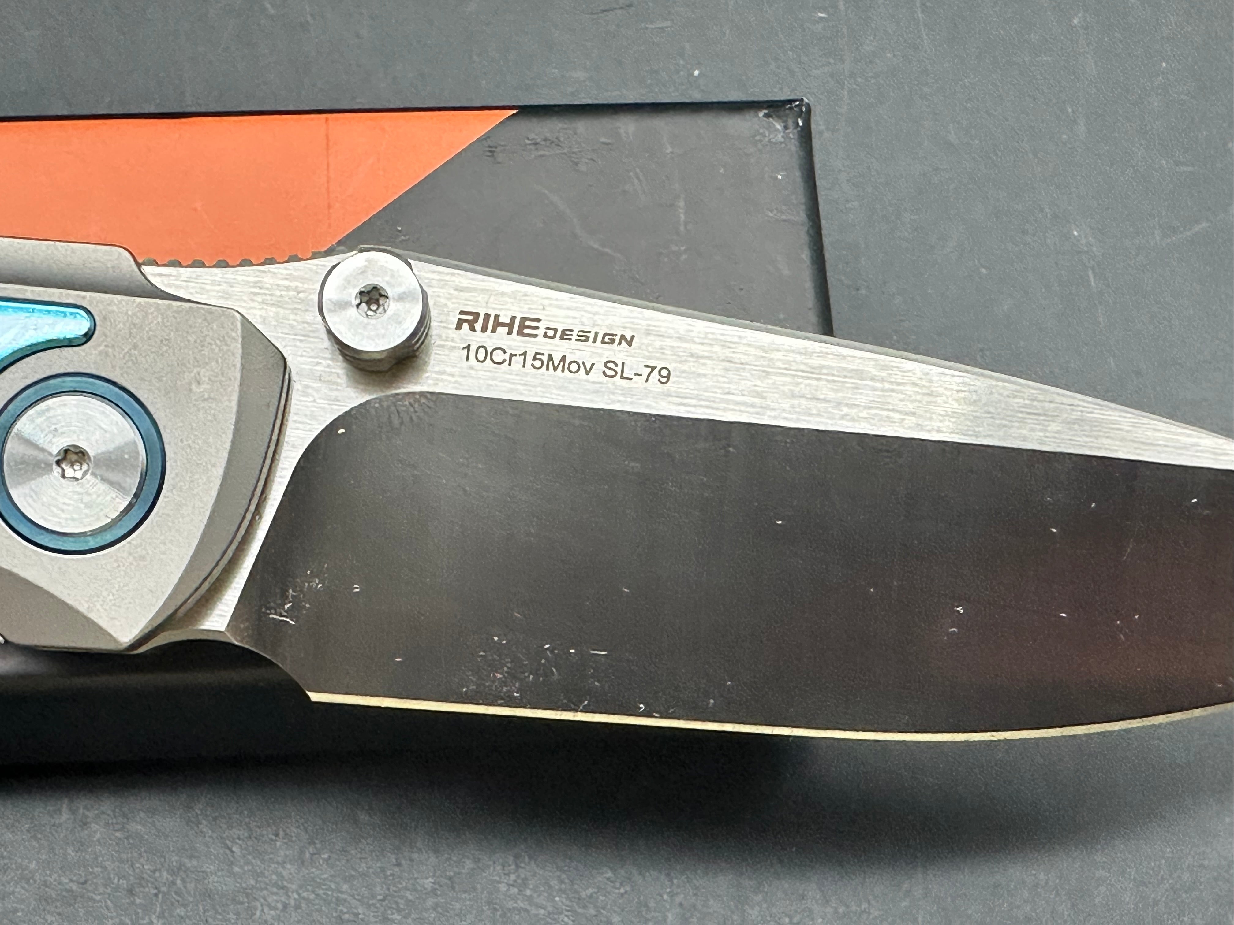 SIXLEAF FOLDING KNIFE TITANIUM/BLUE DAMASCUS HANDLE 10CR15MOV PLAIN EDGE SL-79