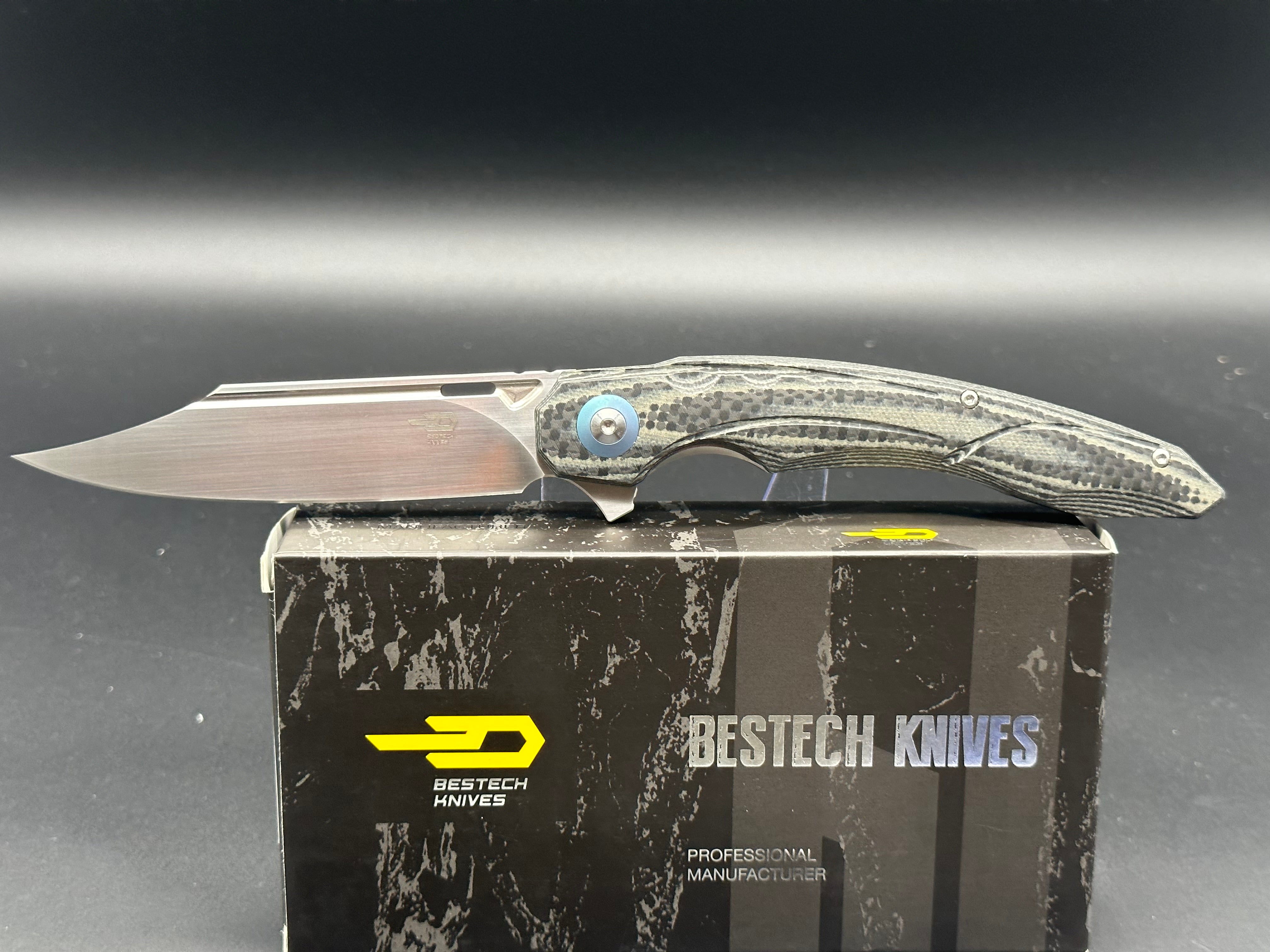 BESTECH FANGA INTERLAYER WITH CARBON FIBER AND BEIGE G10 HANDLE