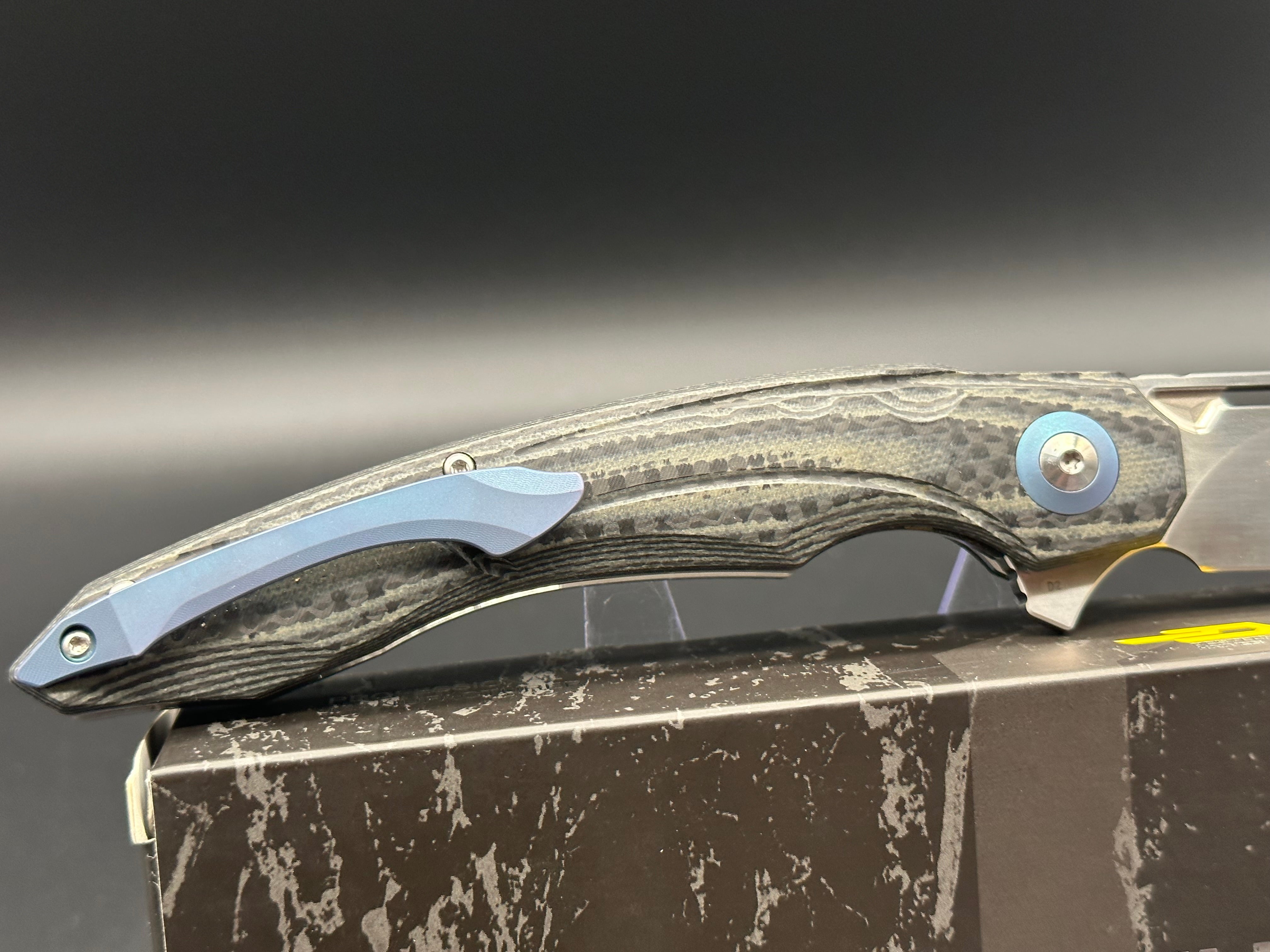 BESTECH FANGA INTERLAYER WITH CARBON FIBER AND BEIGE G10 HANDLE