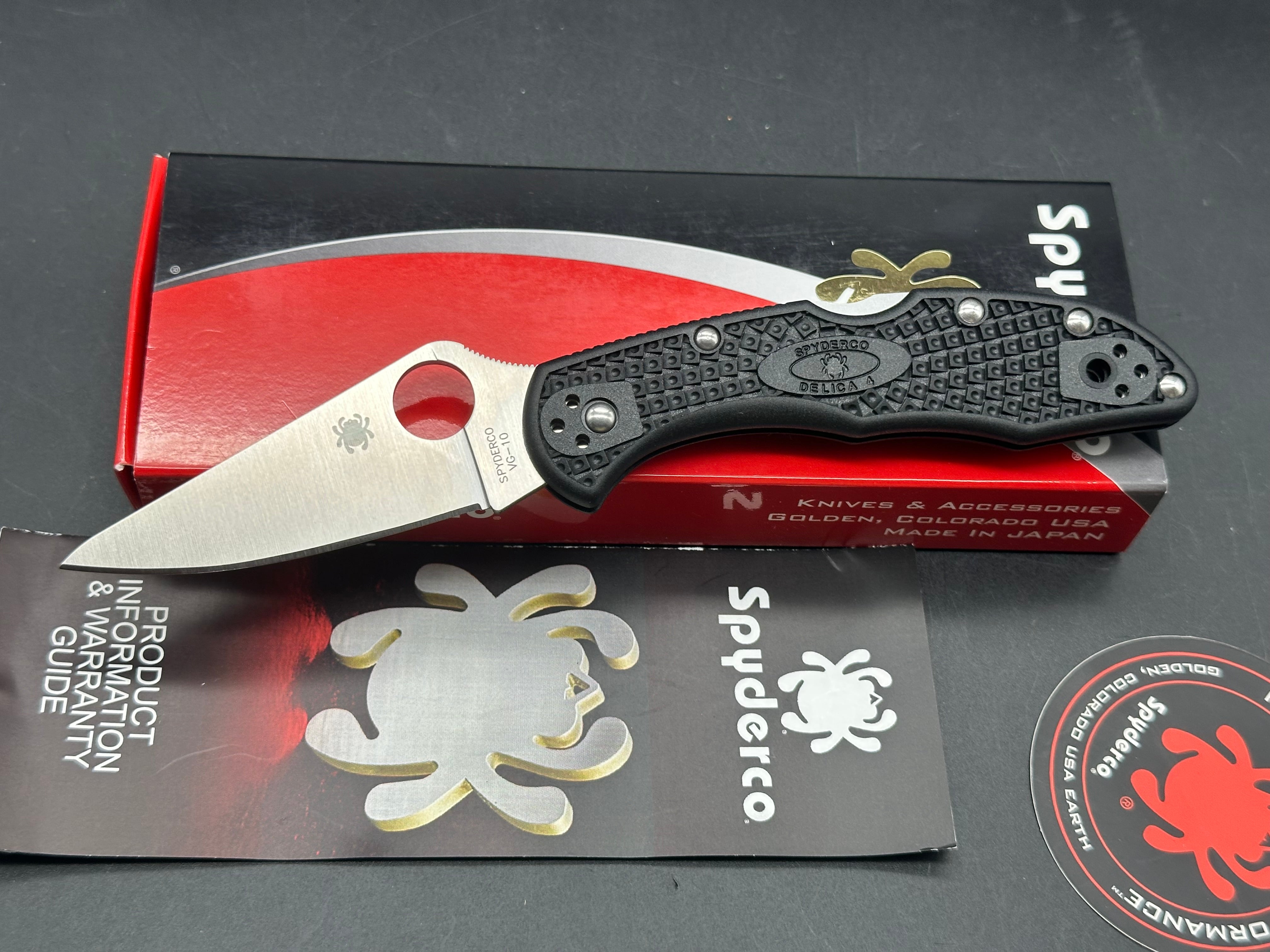 Spyderco Delica 4 (NEW), 2.89" VG-10 Satin Blade with Black FRN Scales