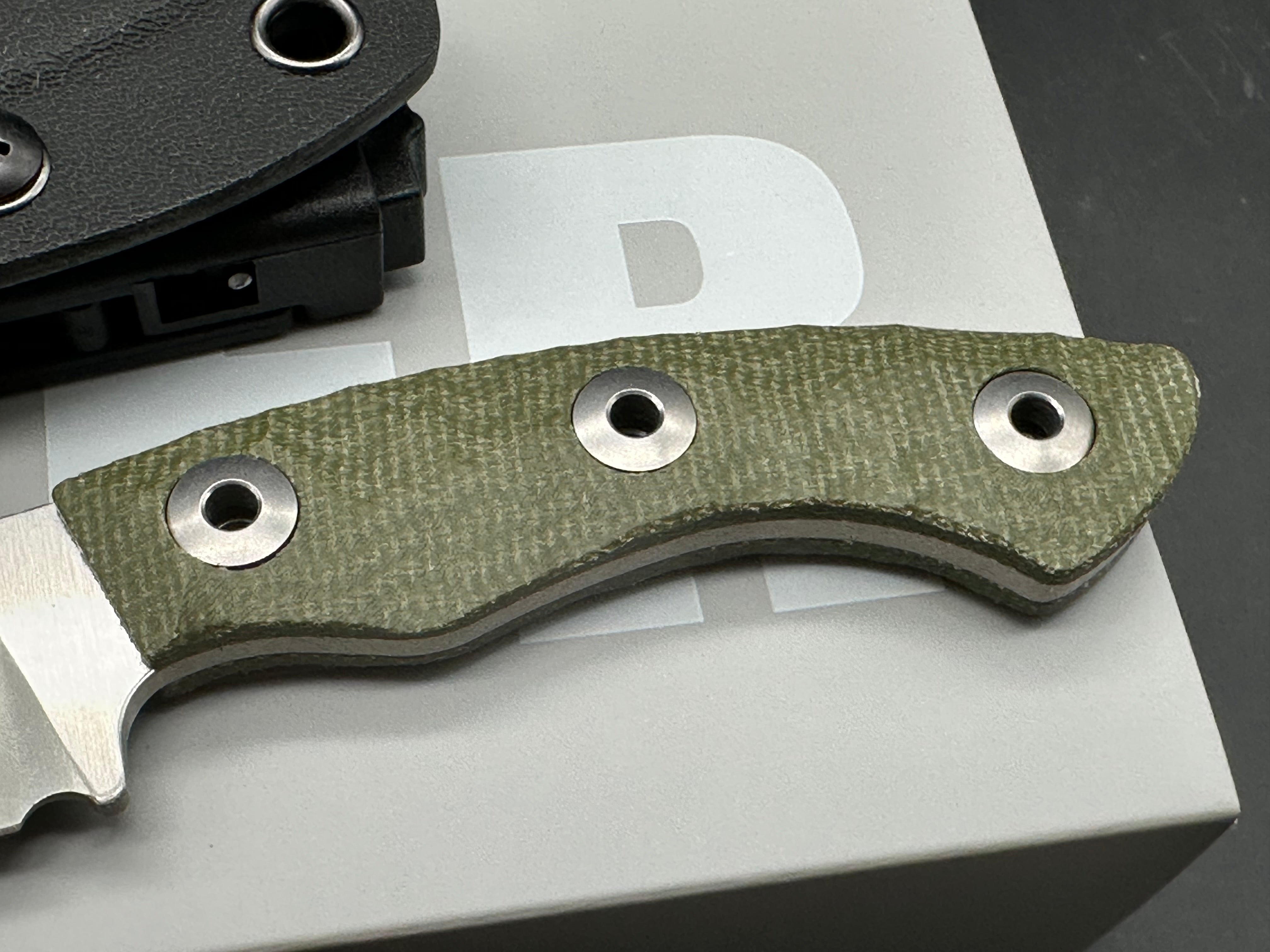 Kizer ROOK | AEB-L | MICARTA | FIXED BLADE