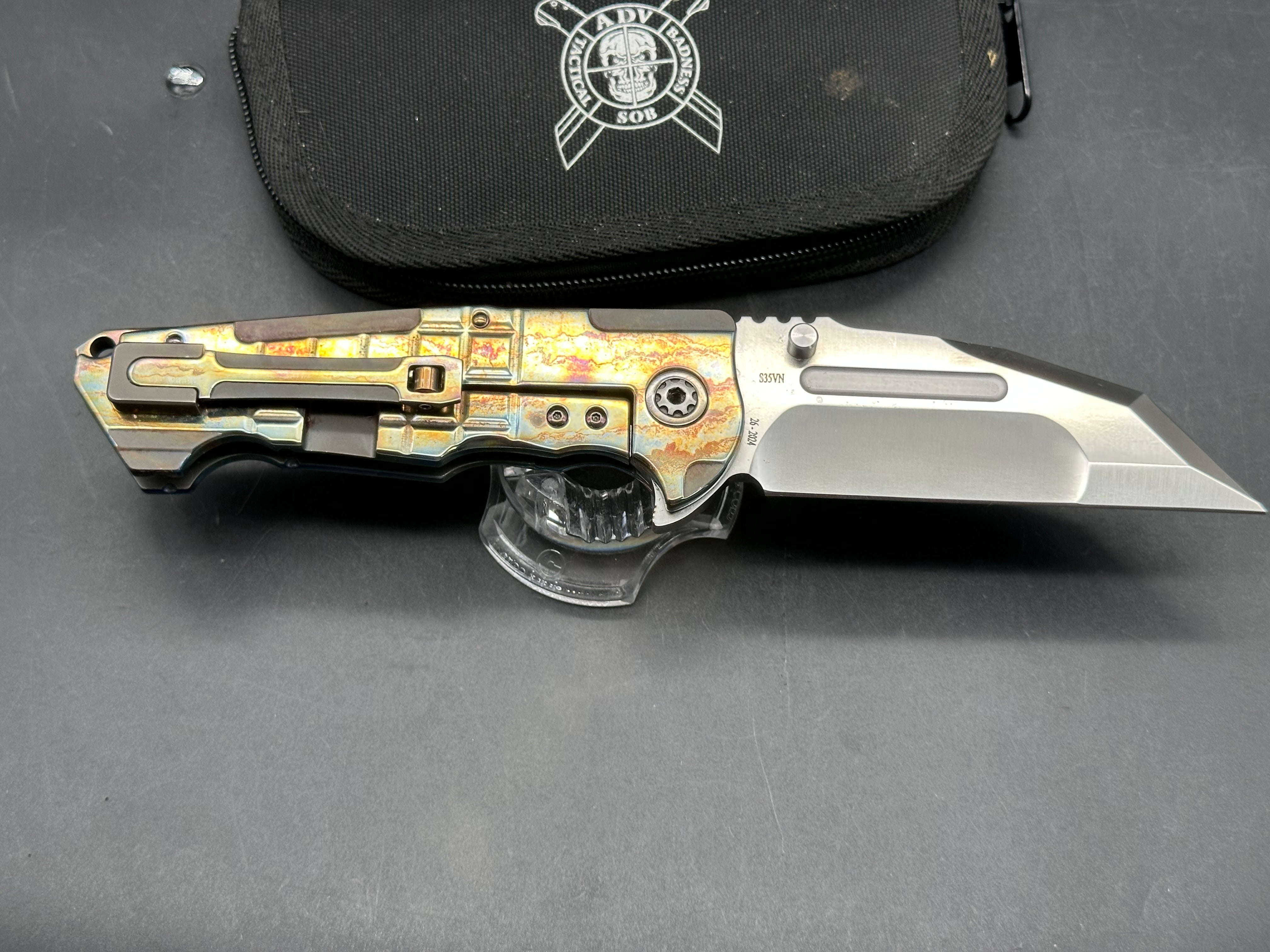 Andre De Villiers ADV Knives custom - Invader - acid rain finish with bronze anodising - one of one