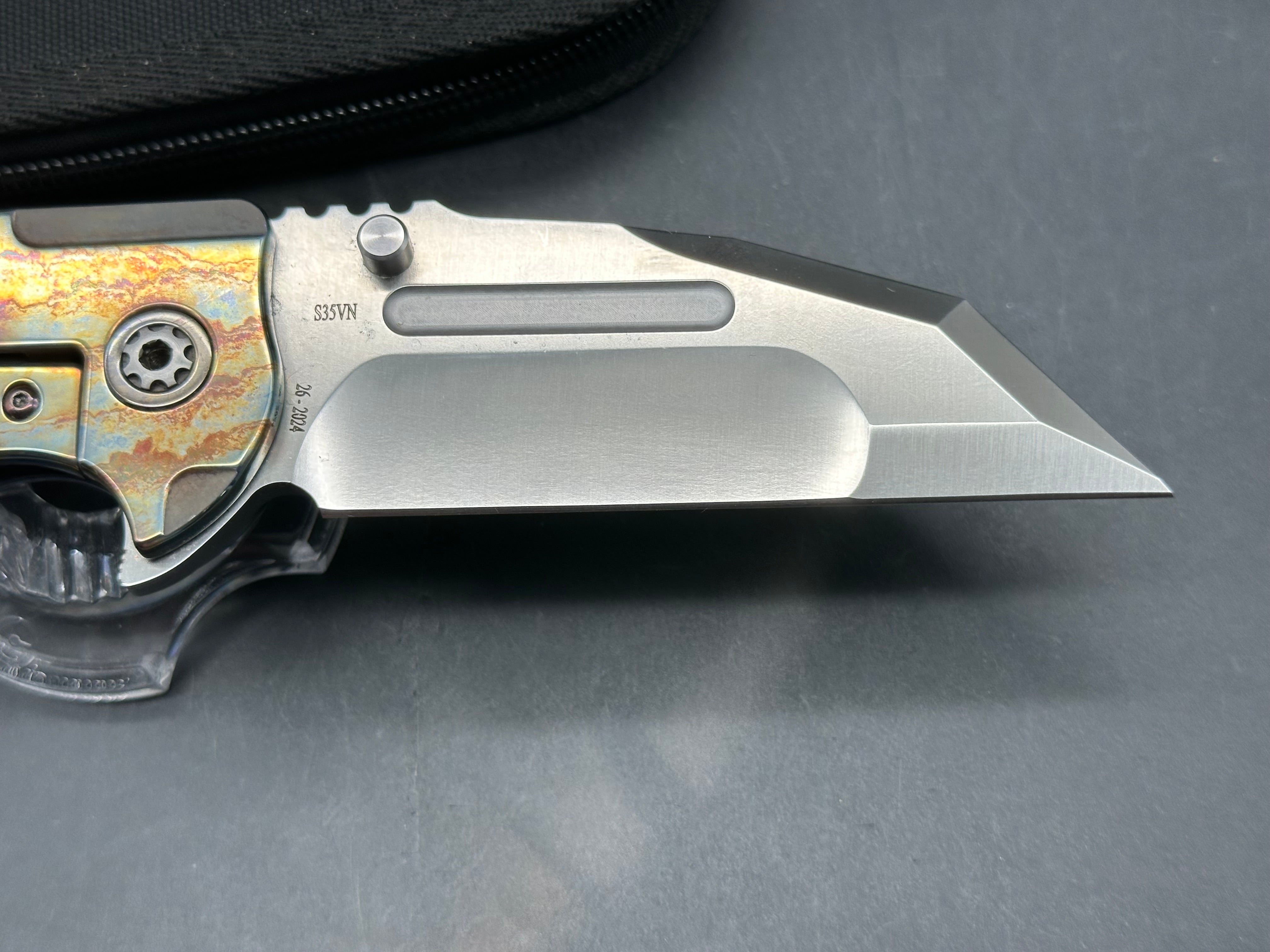 Andre De Villiers ADV Knives custom - Invader - acid rain finish with bronze anodising - one of one