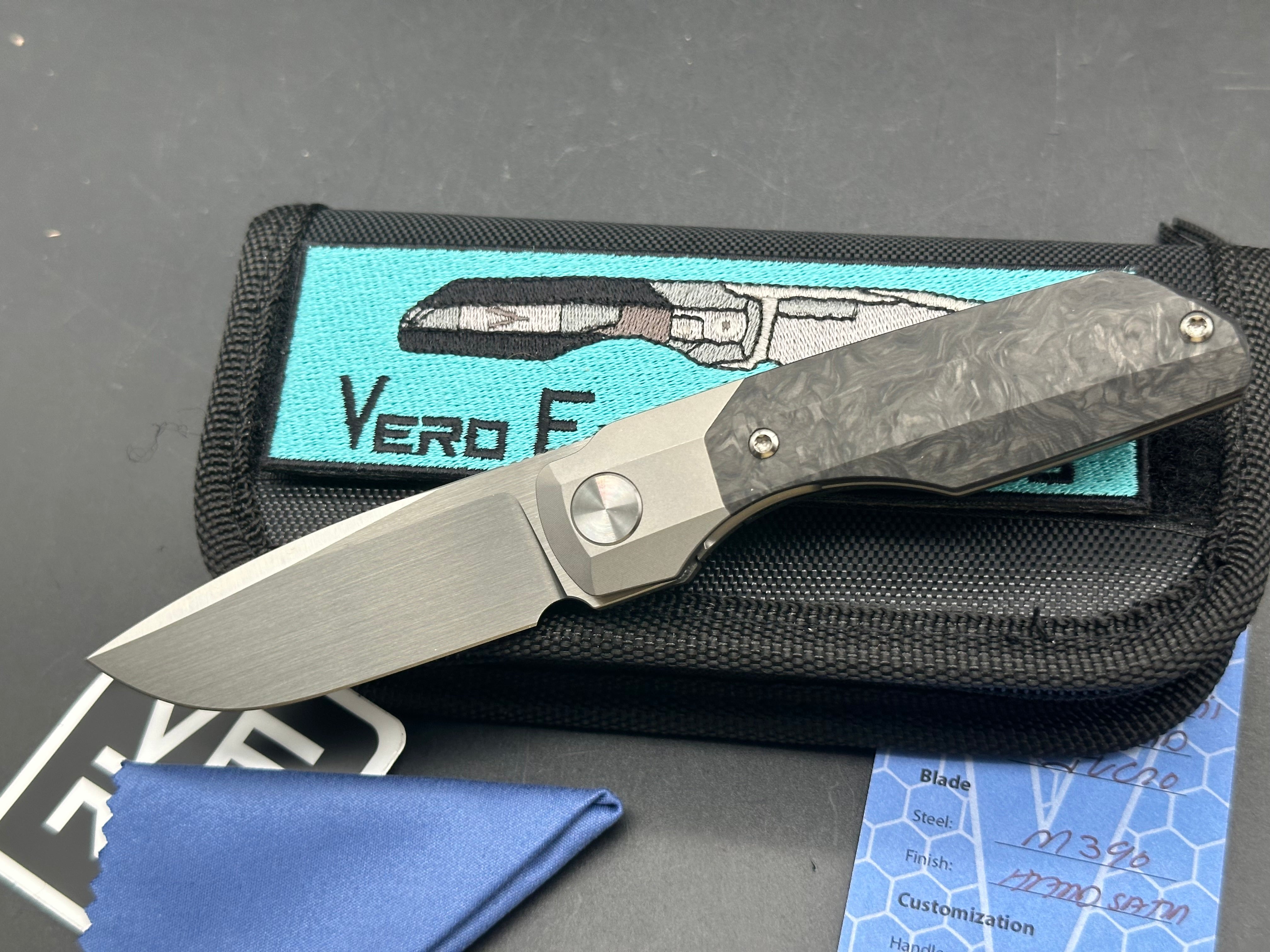VERO Synapse Mini 2.87" M390 Hand Satin Blade with Titanium and Marbled Carbon Fiber Scales (#812)