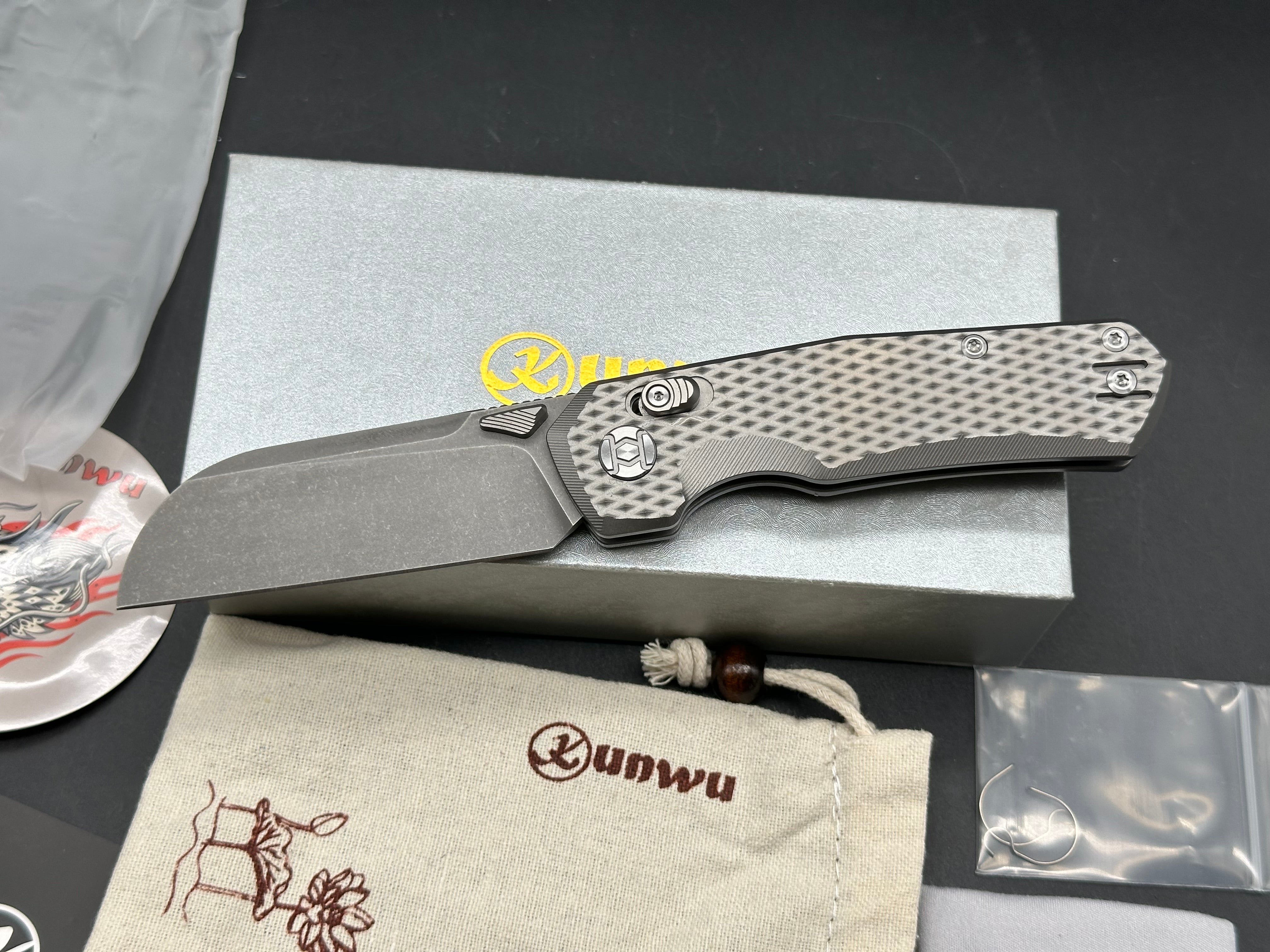 KUNWU COMPACT CHAD FOLDING KNIFE GREY TITANIUM HANDLE PM60 PLAIN EDGE STONEWASH