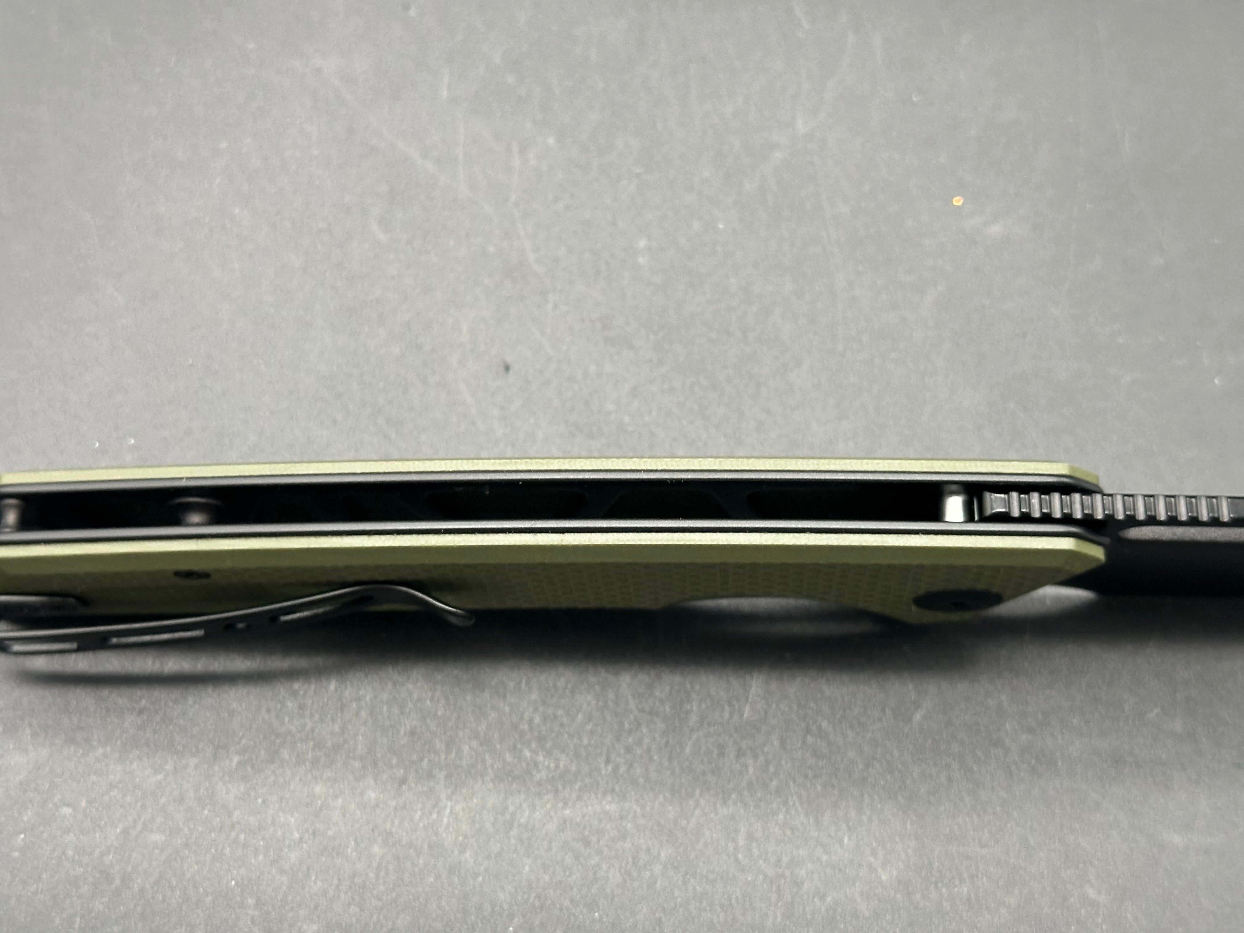 SENCUT GLIDESTRIKE FOLDING KNIFE COARSE OD GREEN G10 HANDLE 9CR18MOV CLIP POINT PLAIN BLACK BLADE