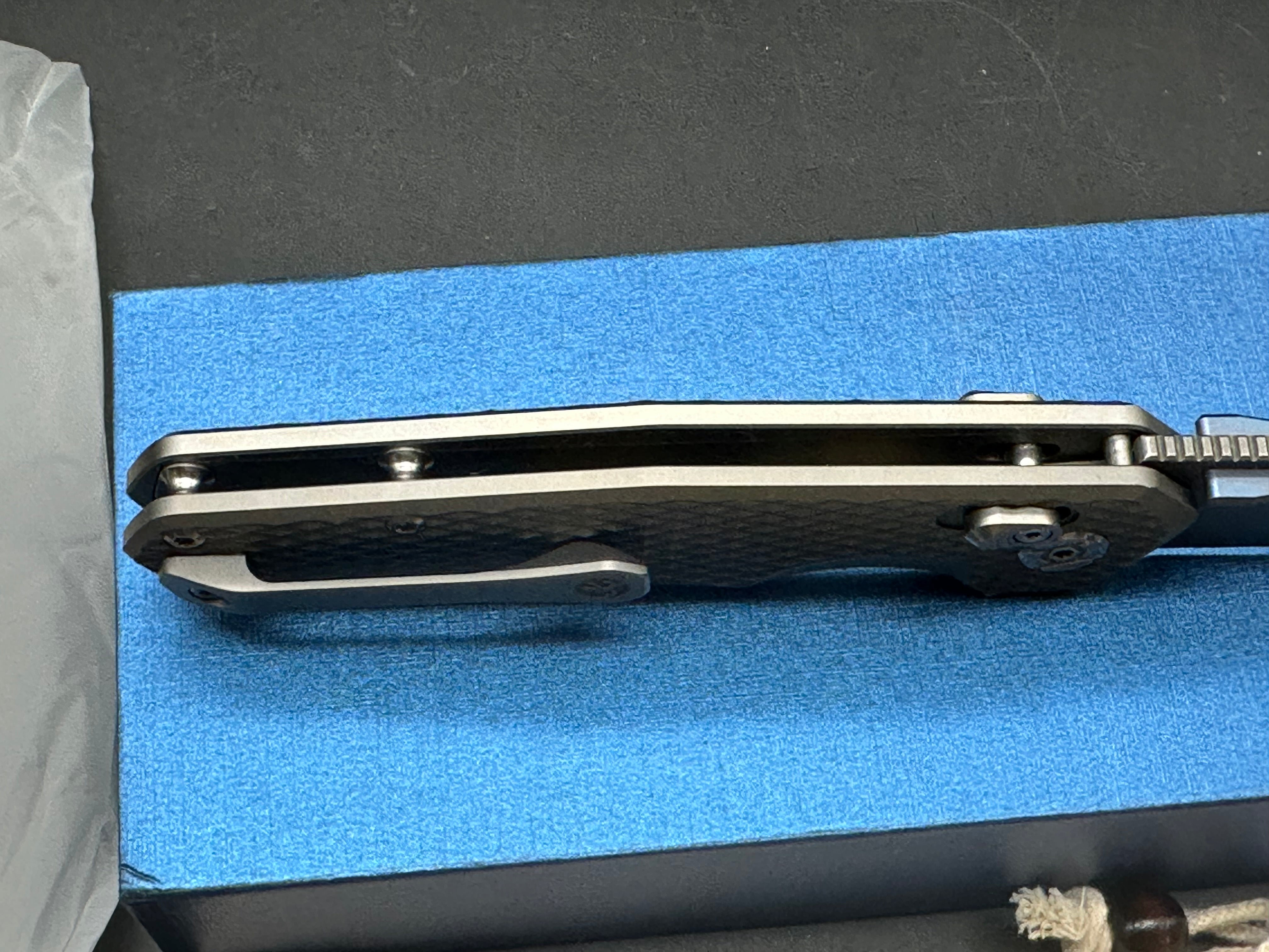 KUNWU CHAD FOLDING KNIFE TITANIUM HANDLE PM60 PLAIN