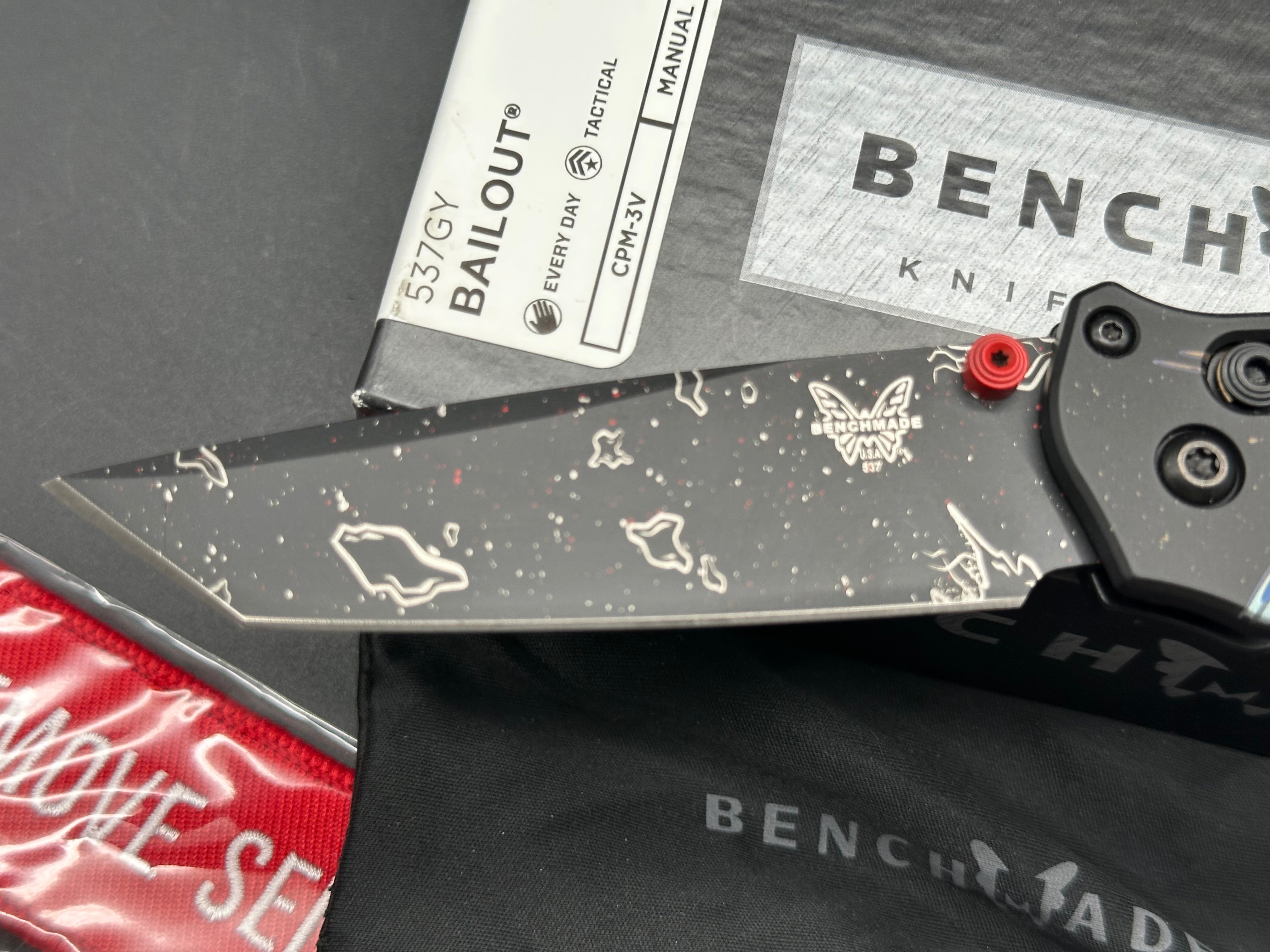 Benchmade ColorfulFilth Flame Out Bailout 3.38" RUD Black & Red Cerakote CPM-3V