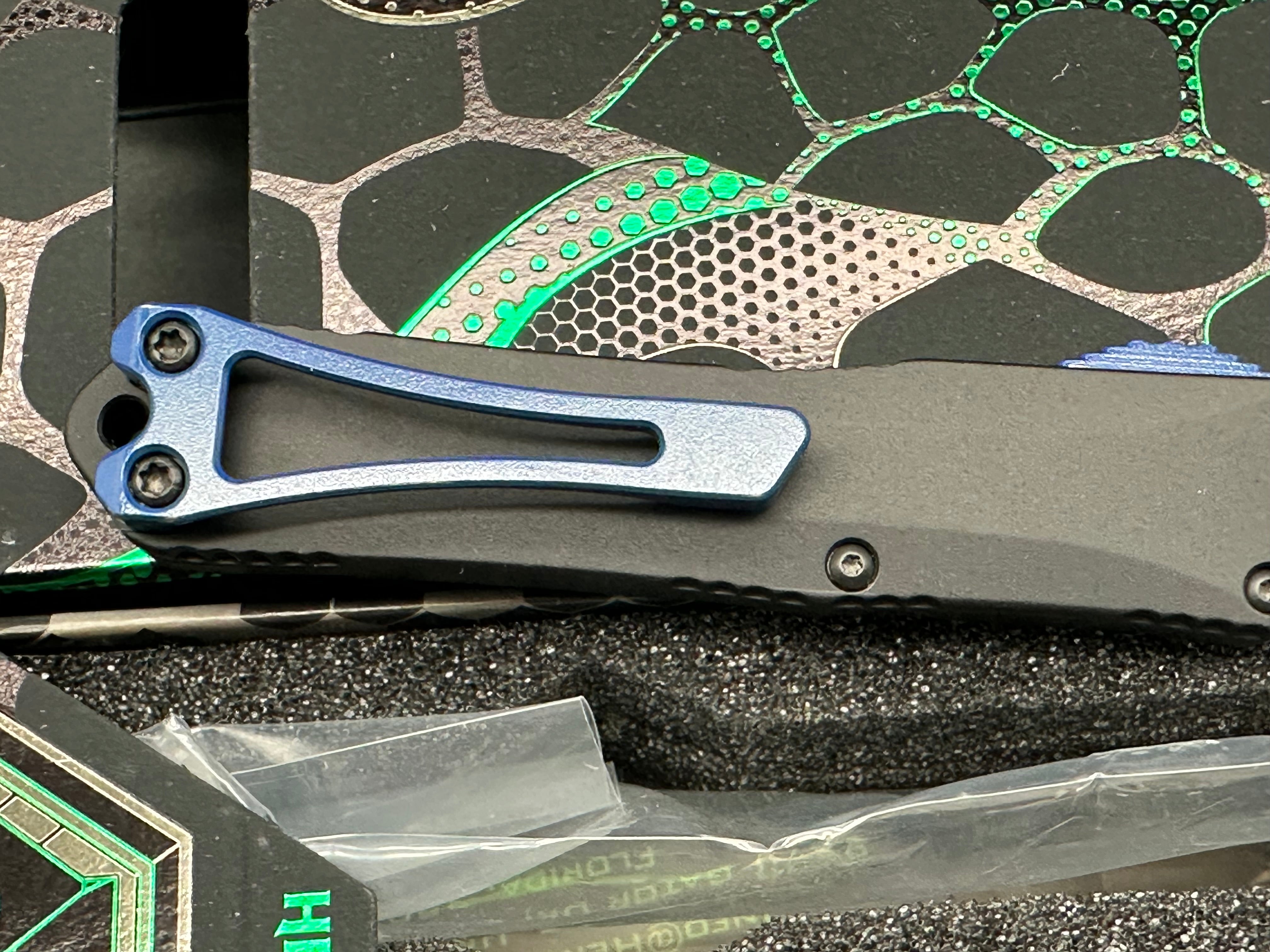 Heretic Manticore S black aluminum frame magnacut blade (Blade Show Special)
